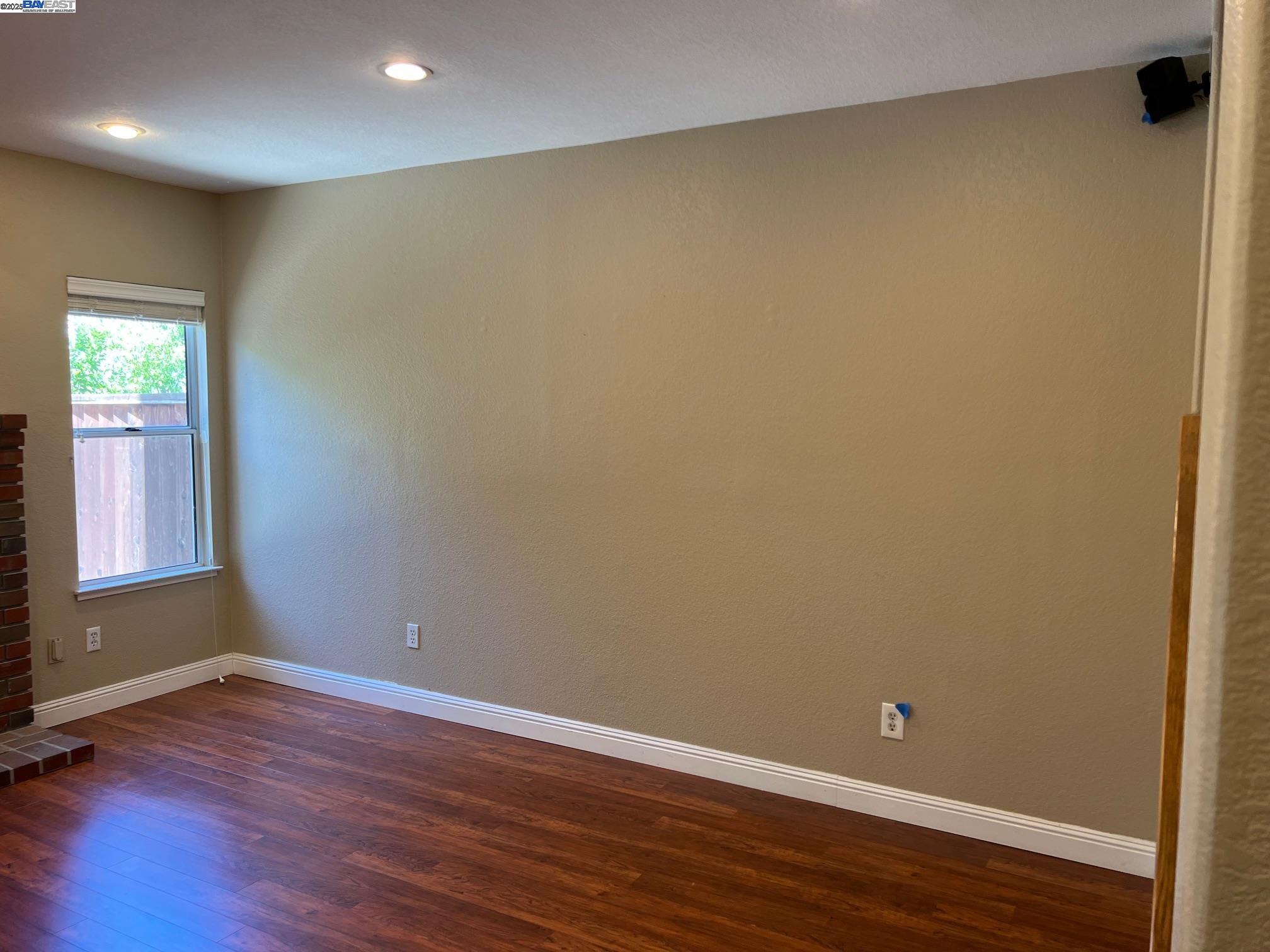 Detail Gallery Image 19 of 52 For 4173 Garibaldi Pl, Pleasanton,  CA 94566 - 3 Beds | 2/1 Baths