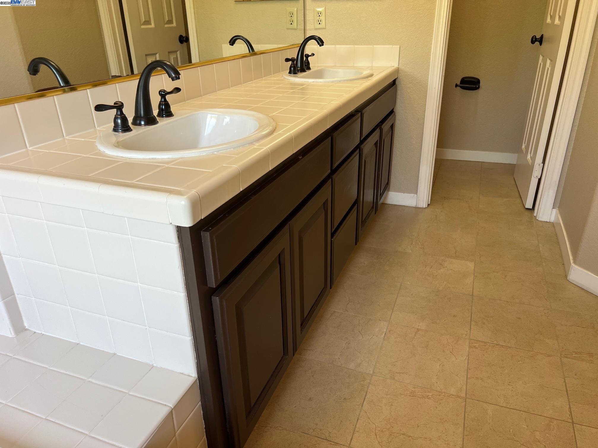 Detail Gallery Image 31 of 52 For 4173 Garibaldi Pl, Pleasanton,  CA 94566 - 3 Beds | 2/1 Baths