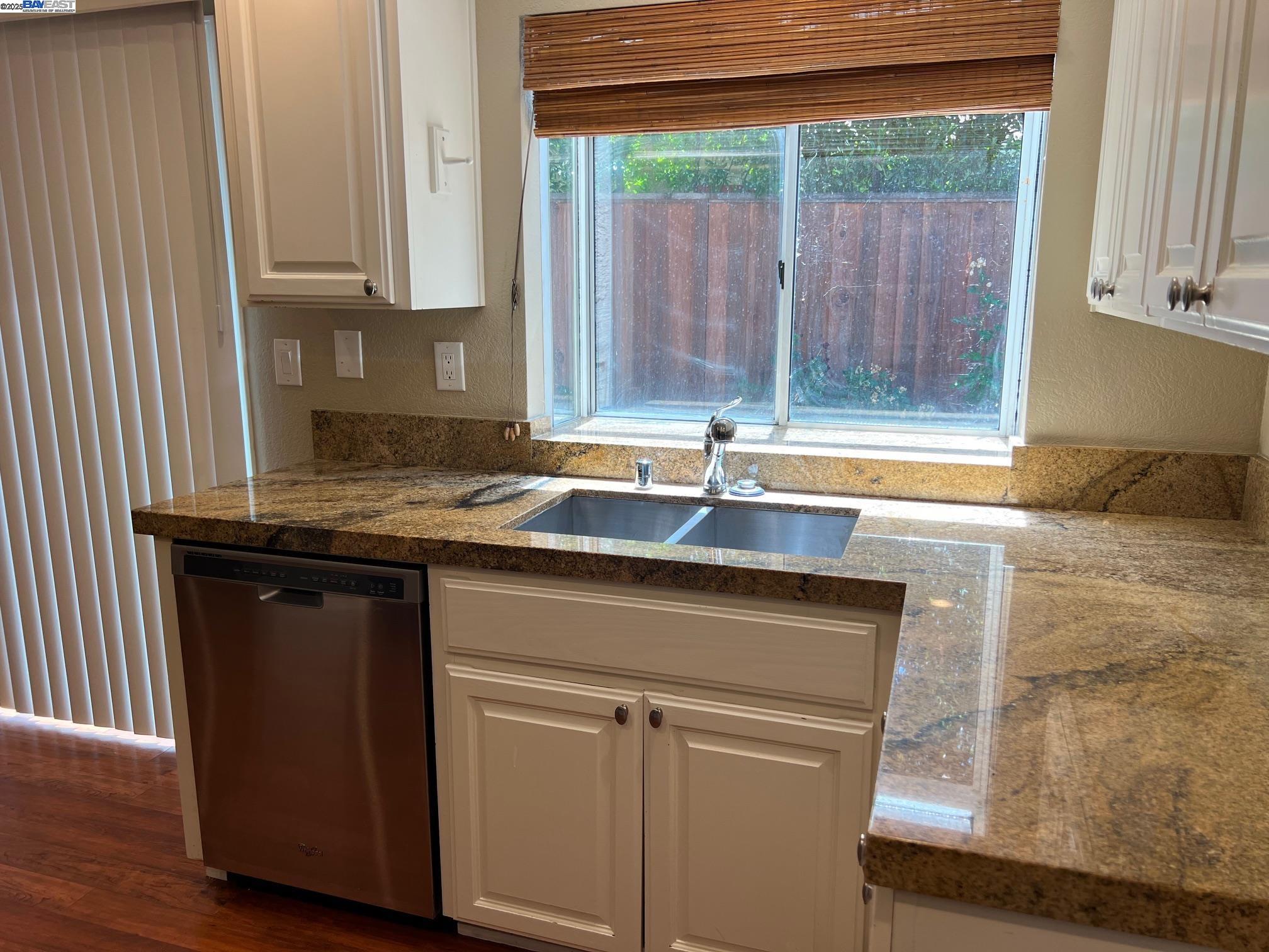 Detail Gallery Image 7 of 52 For 4173 Garibaldi Pl, Pleasanton,  CA 94566 - 3 Beds | 2/1 Baths
