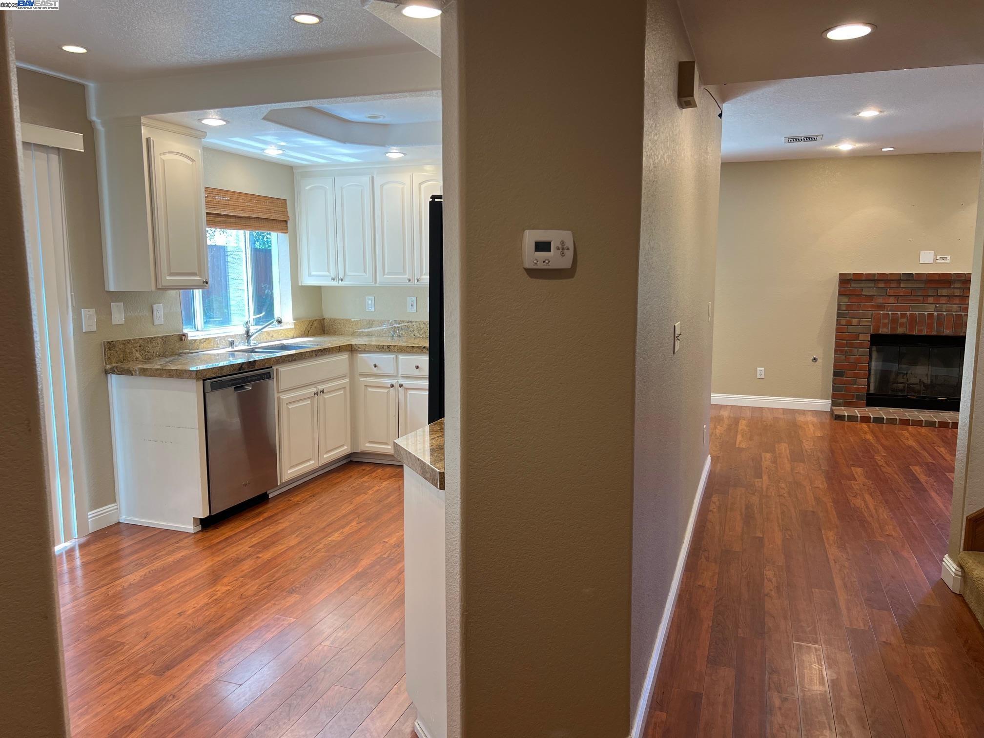 Detail Gallery Image 9 of 52 For 4173 Garibaldi Pl, Pleasanton,  CA 94566 - 3 Beds | 2/1 Baths
