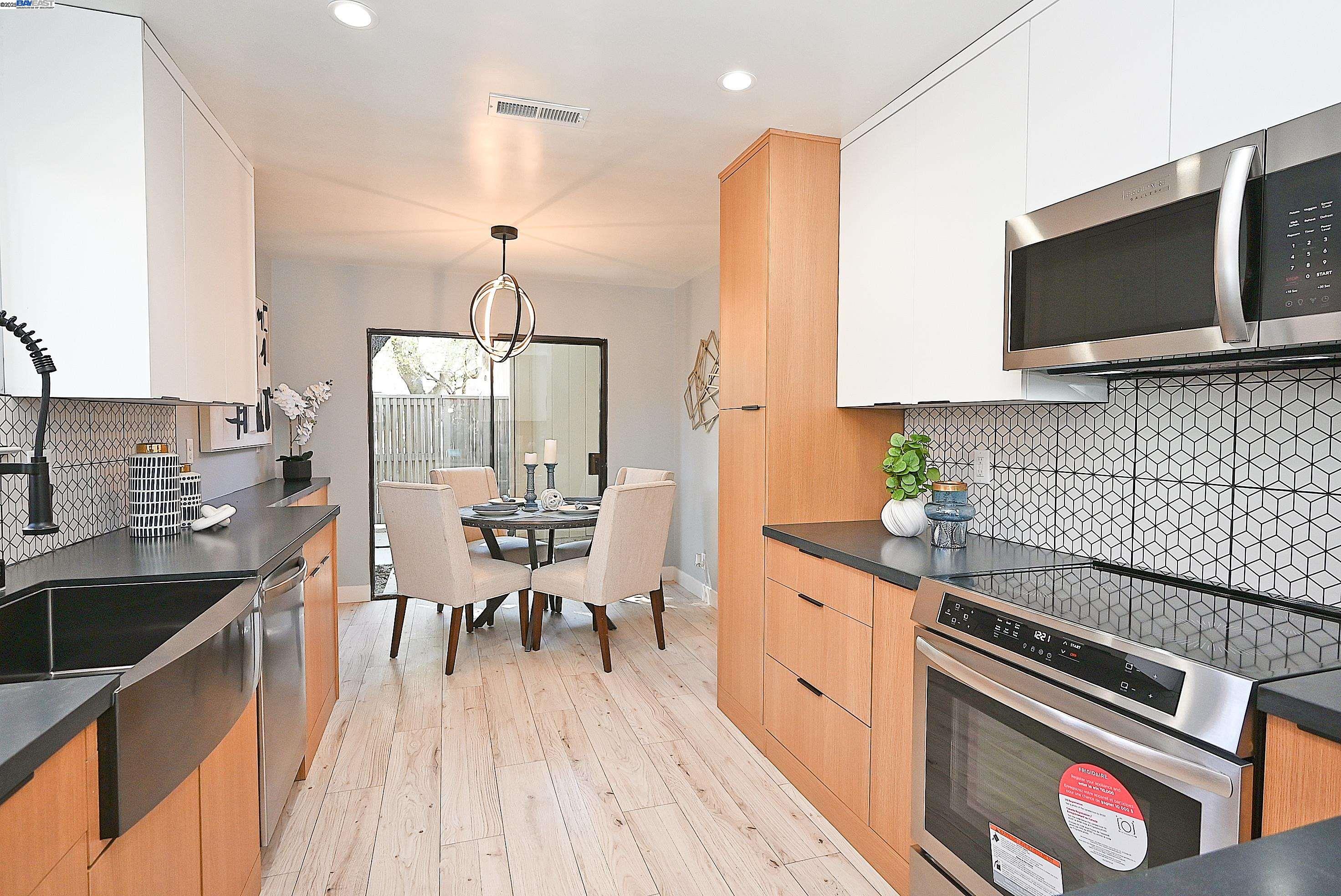 Photo #11: 41103325 Listing: Photo #11