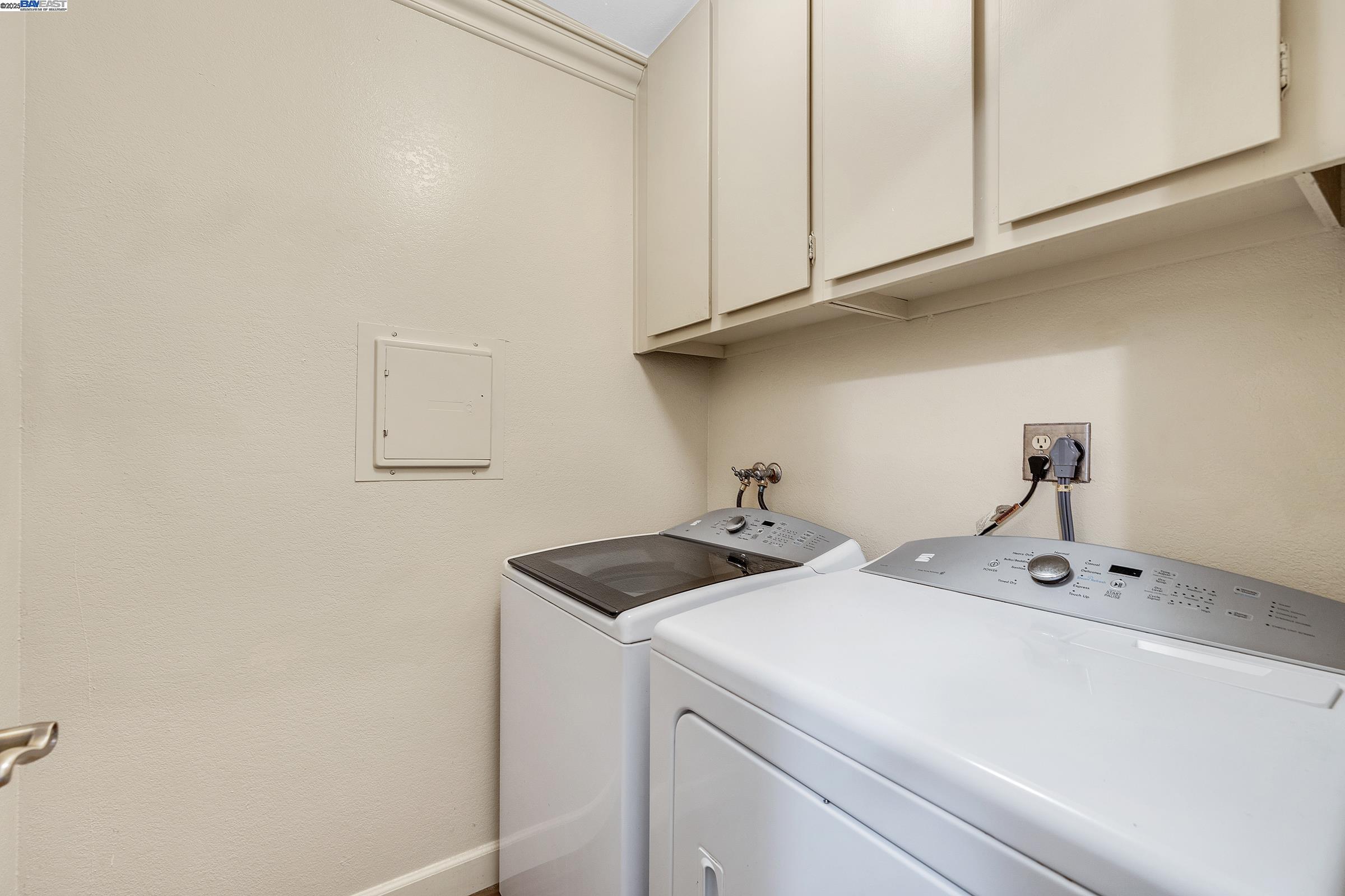 2207 Dexter Ct., Hayward, California 94541, 3 Bedrooms Bedrooms, 7 Rooms Rooms,2 BathroomsBathrooms,Residential,For Sale,2207 Dexter Ct.,41103330