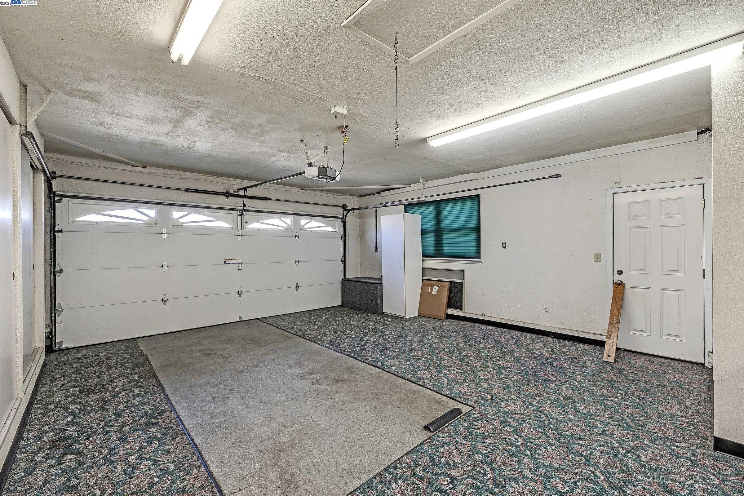 2207 Dexter Ct., Hayward, California 94541, 3 Bedrooms Bedrooms, 7 Rooms Rooms,2 BathroomsBathrooms,Residential,For Sale,2207 Dexter Ct.,41103330