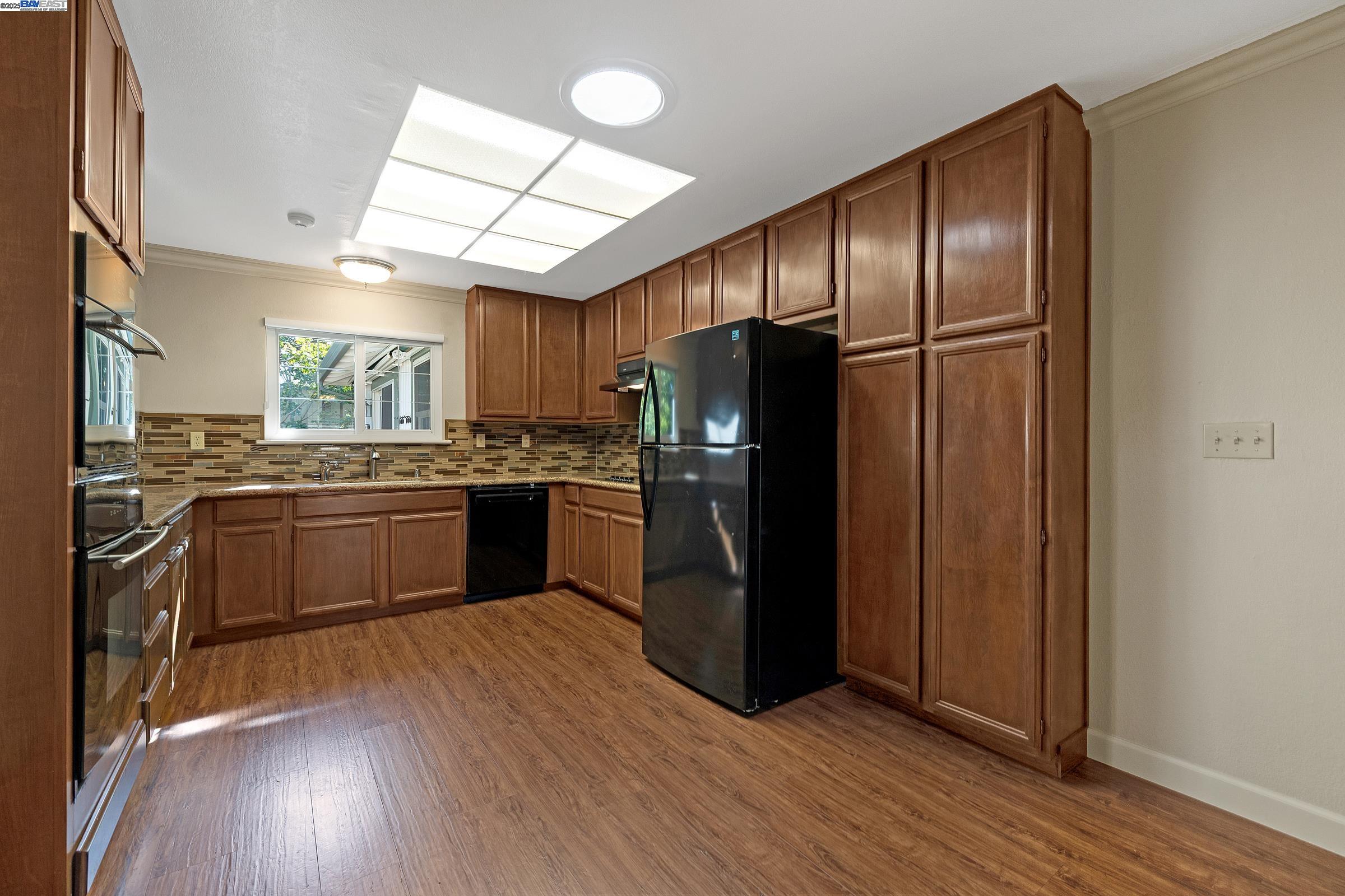 2207 Dexter Ct., Hayward, California 94541, 3 Bedrooms Bedrooms, 7 Rooms Rooms,2 BathroomsBathrooms,Residential,For Sale,2207 Dexter Ct.,41103330