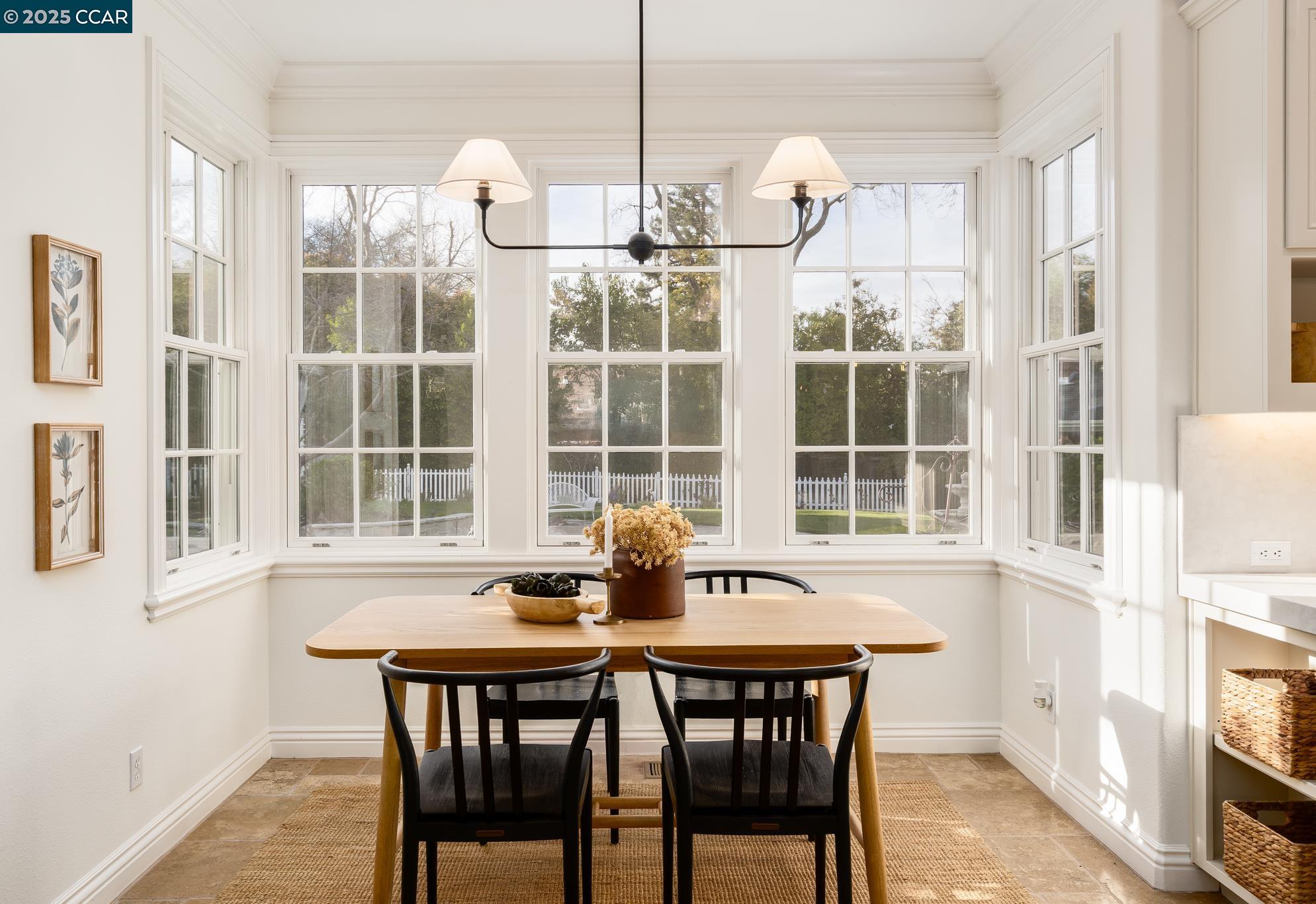 Detail Gallery Image 11 of 44 For 45 Lark Pl, Alamo,  CA 94507 - 5 Beds | 5/1 Baths