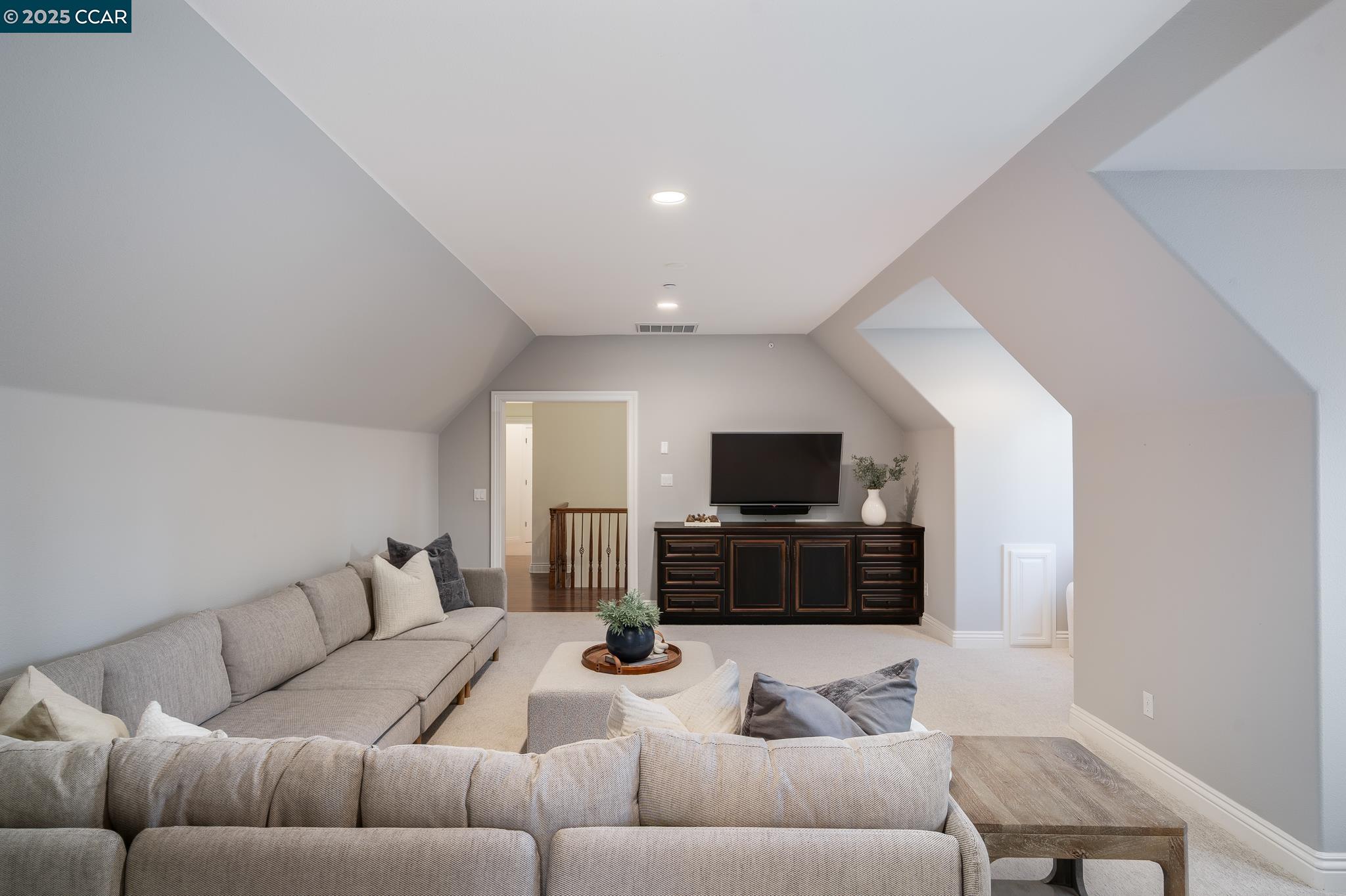 Detail Gallery Image 26 of 44 For 45 Lark Pl, Alamo,  CA 94507 - 5 Beds | 5/1 Baths
