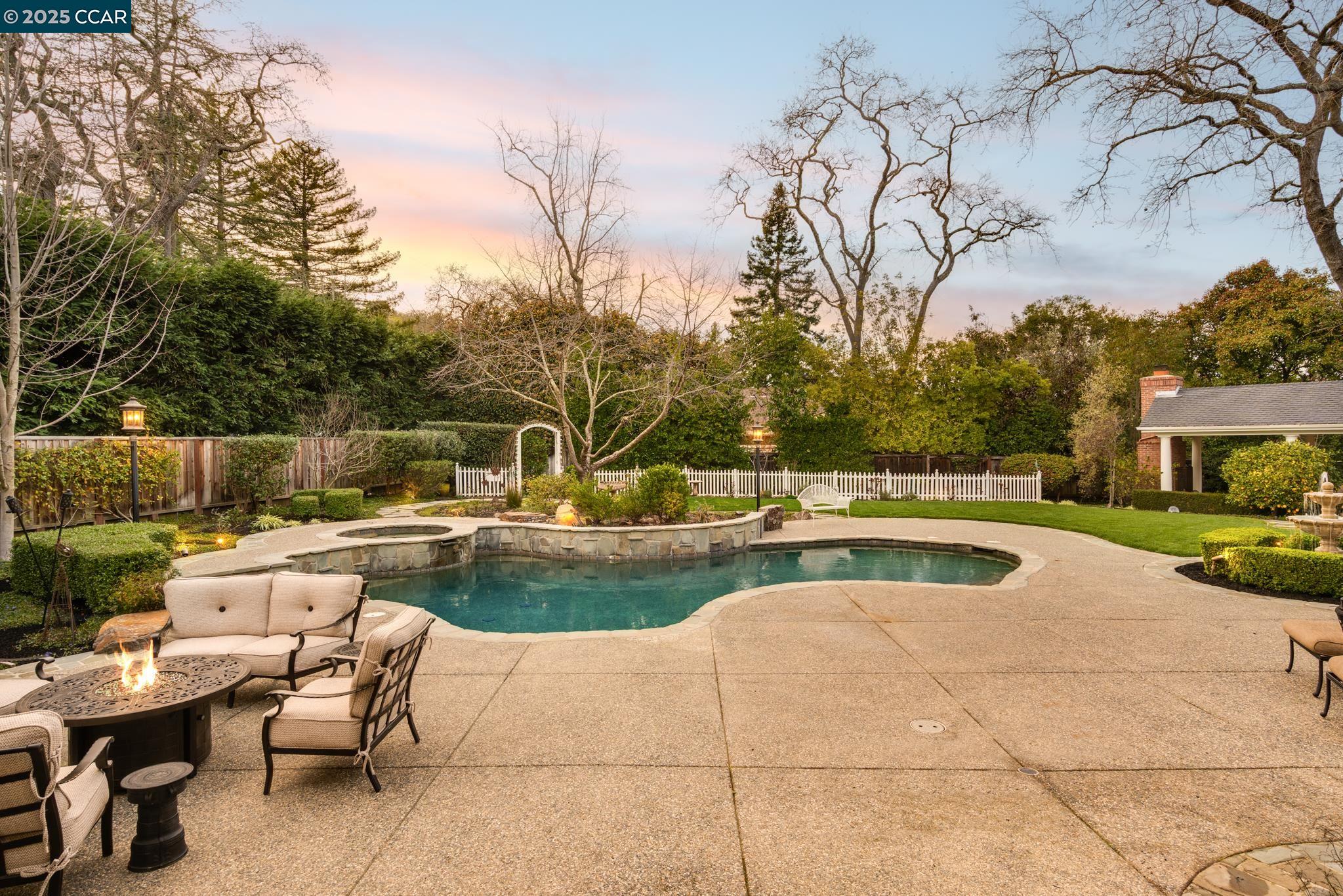 Detail Gallery Image 32 of 44 For 45 Lark Pl, Alamo,  CA 94507 - 5 Beds | 5/1 Baths