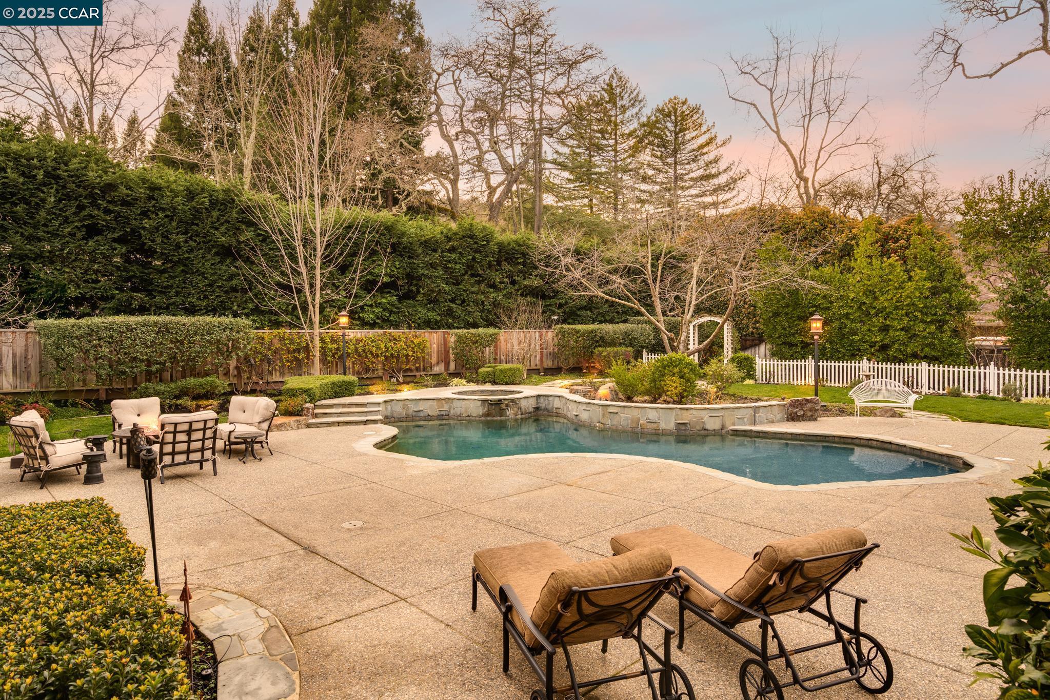 Detail Gallery Image 34 of 44 For 45 Lark Pl, Alamo,  CA 94507 - 5 Beds | 5/1 Baths