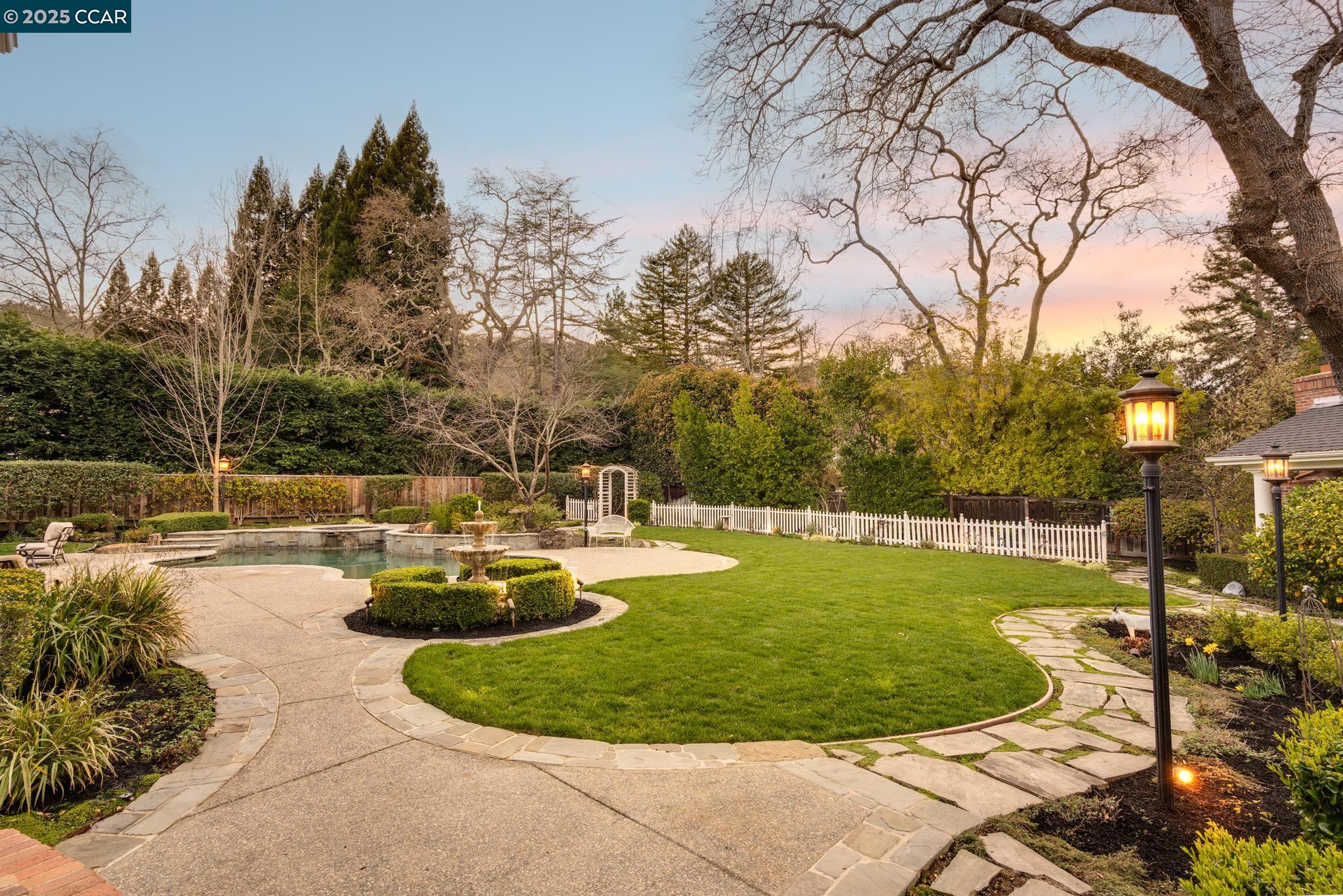 Detail Gallery Image 35 of 44 For 45 Lark Pl, Alamo,  CA 94507 - 5 Beds | 5/1 Baths