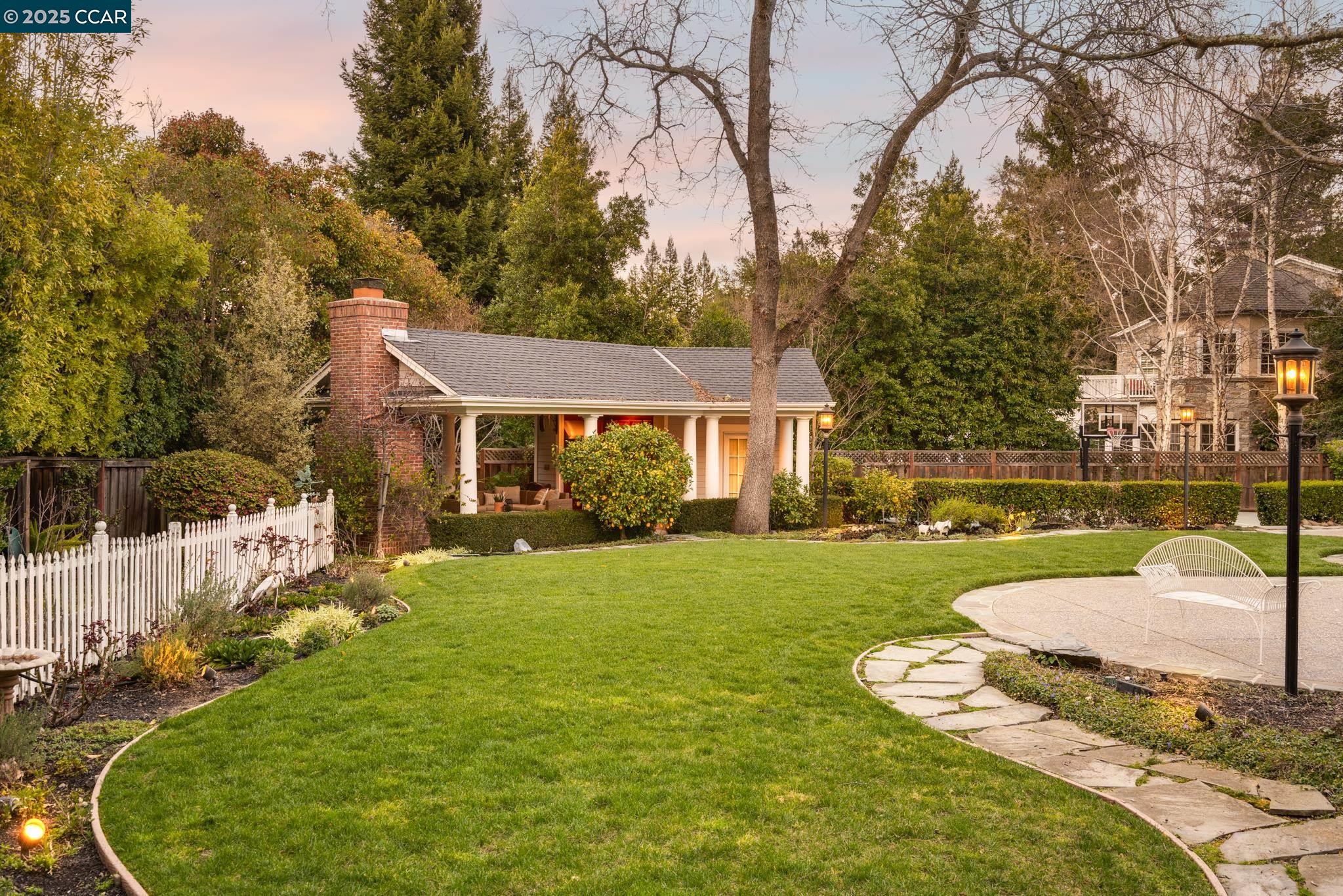 Detail Gallery Image 36 of 44 For 45 Lark Pl, Alamo,  CA 94507 - 5 Beds | 5/1 Baths