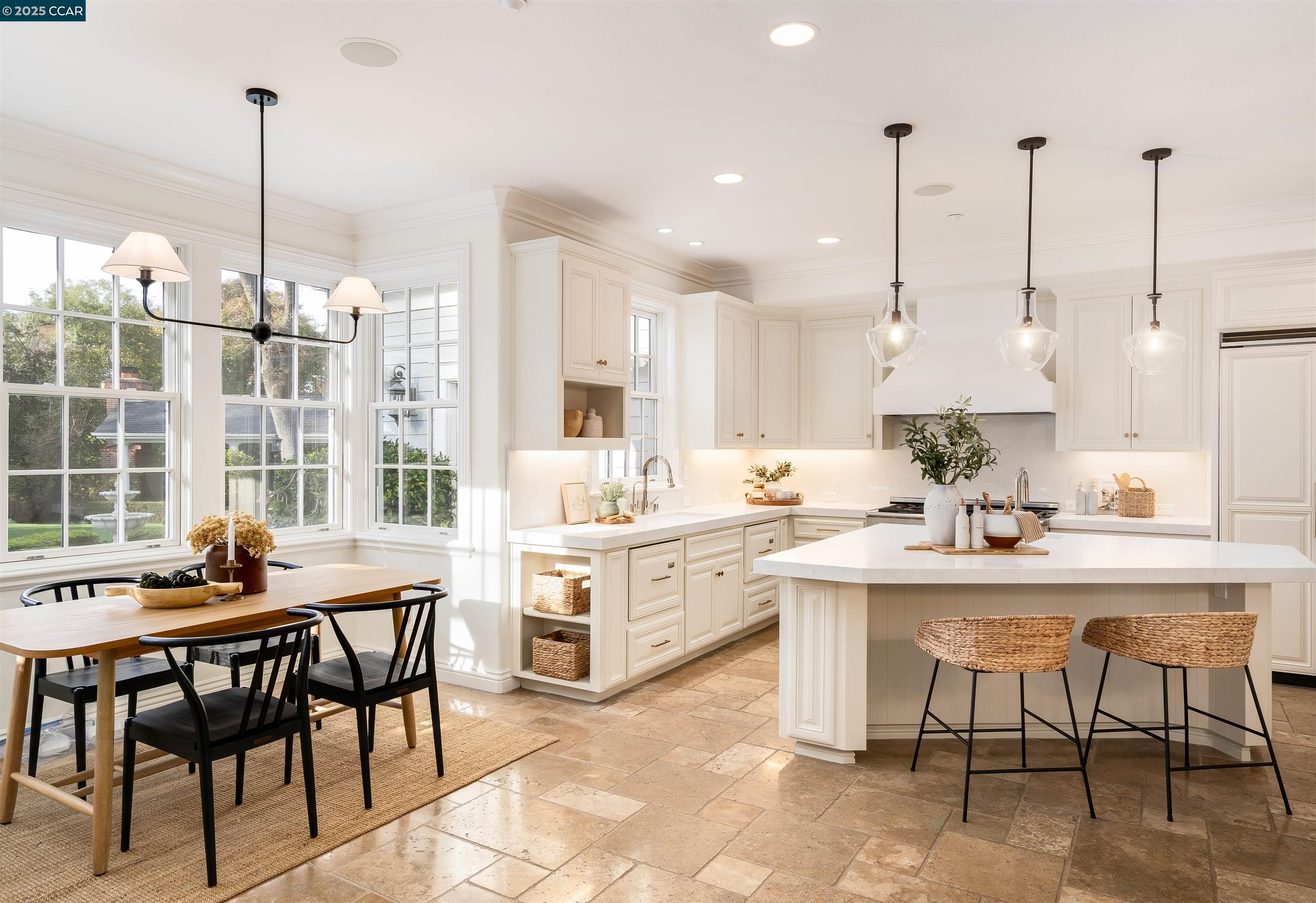 Detail Gallery Image 8 of 44 For 45 Lark Pl, Alamo,  CA 94507 - 5 Beds | 5/1 Baths