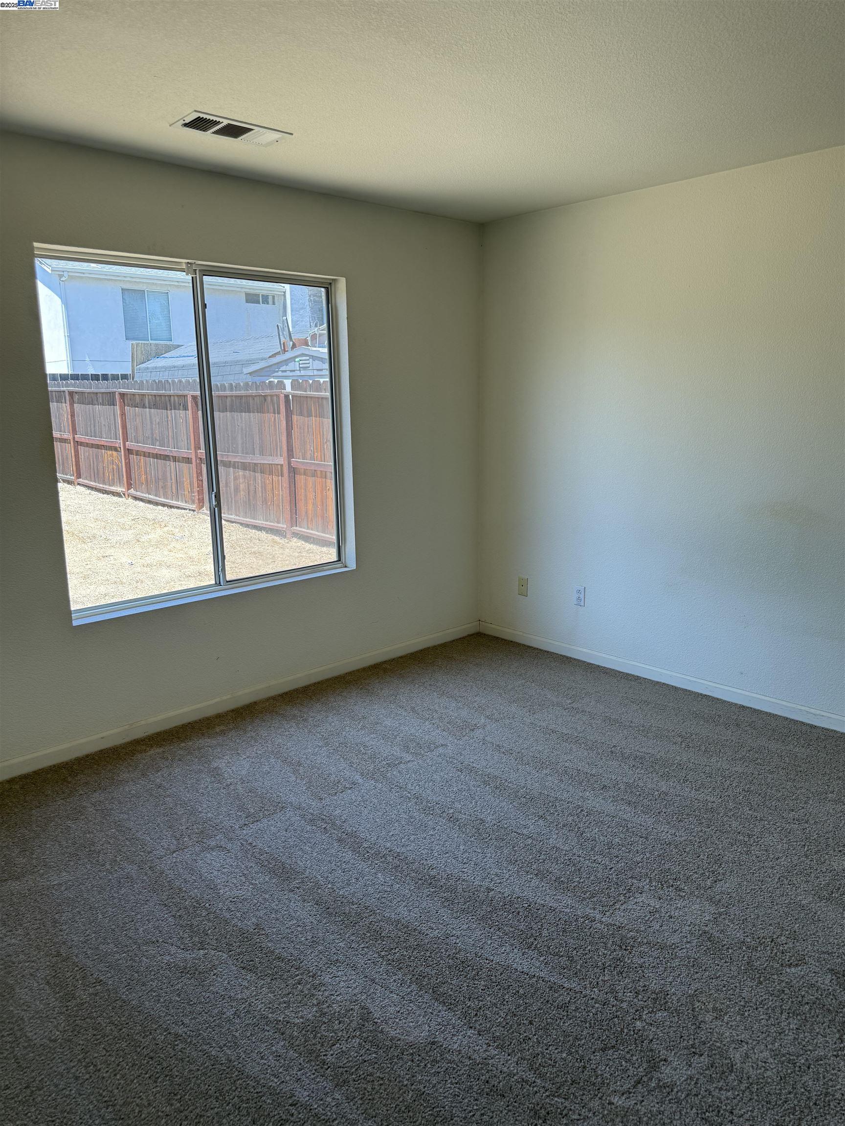 Detail Gallery Image 7 of 16 For 1019 Sparrow Hawk Lane, Patterson,  CA 95363 - 3 Beds | 2 Baths