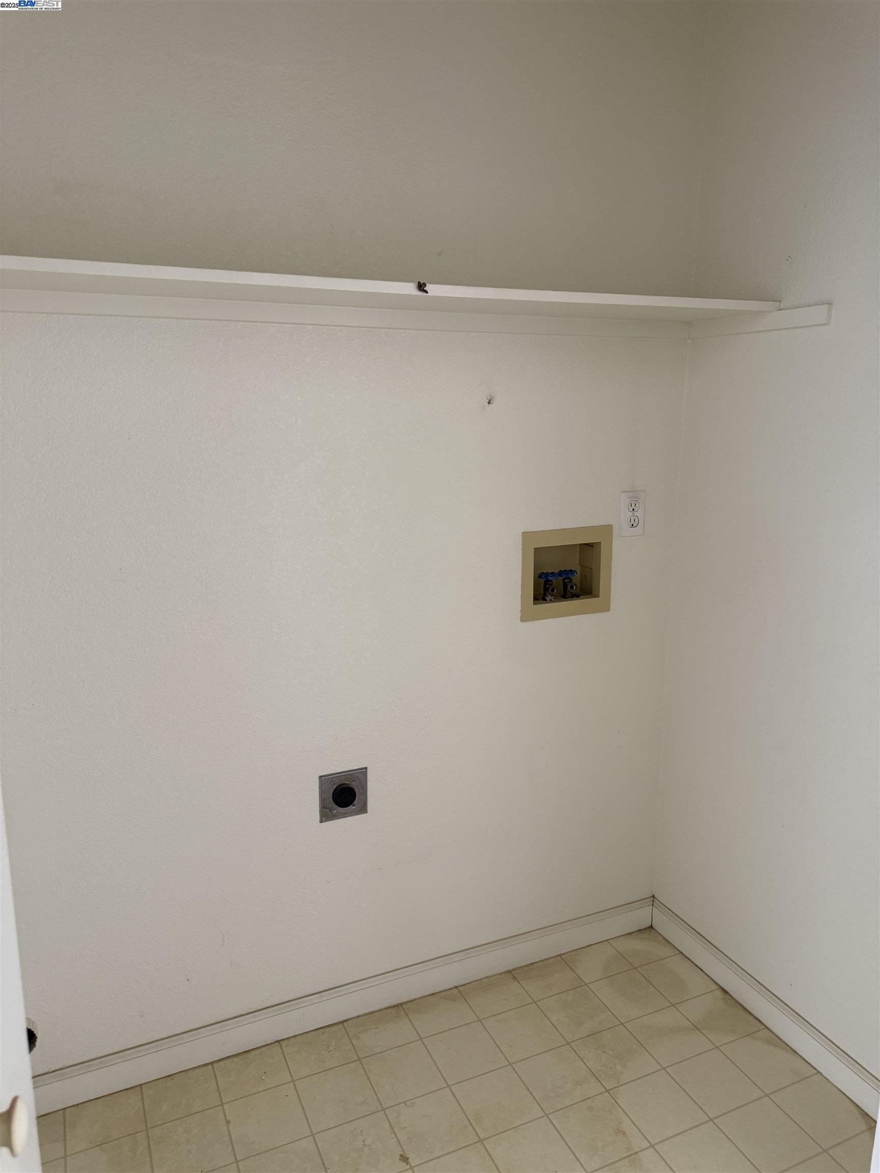 Detail Gallery Image 8 of 16 For 1019 Sparrow Hawk Lane, Patterson,  CA 95363 - 3 Beds | 2 Baths
