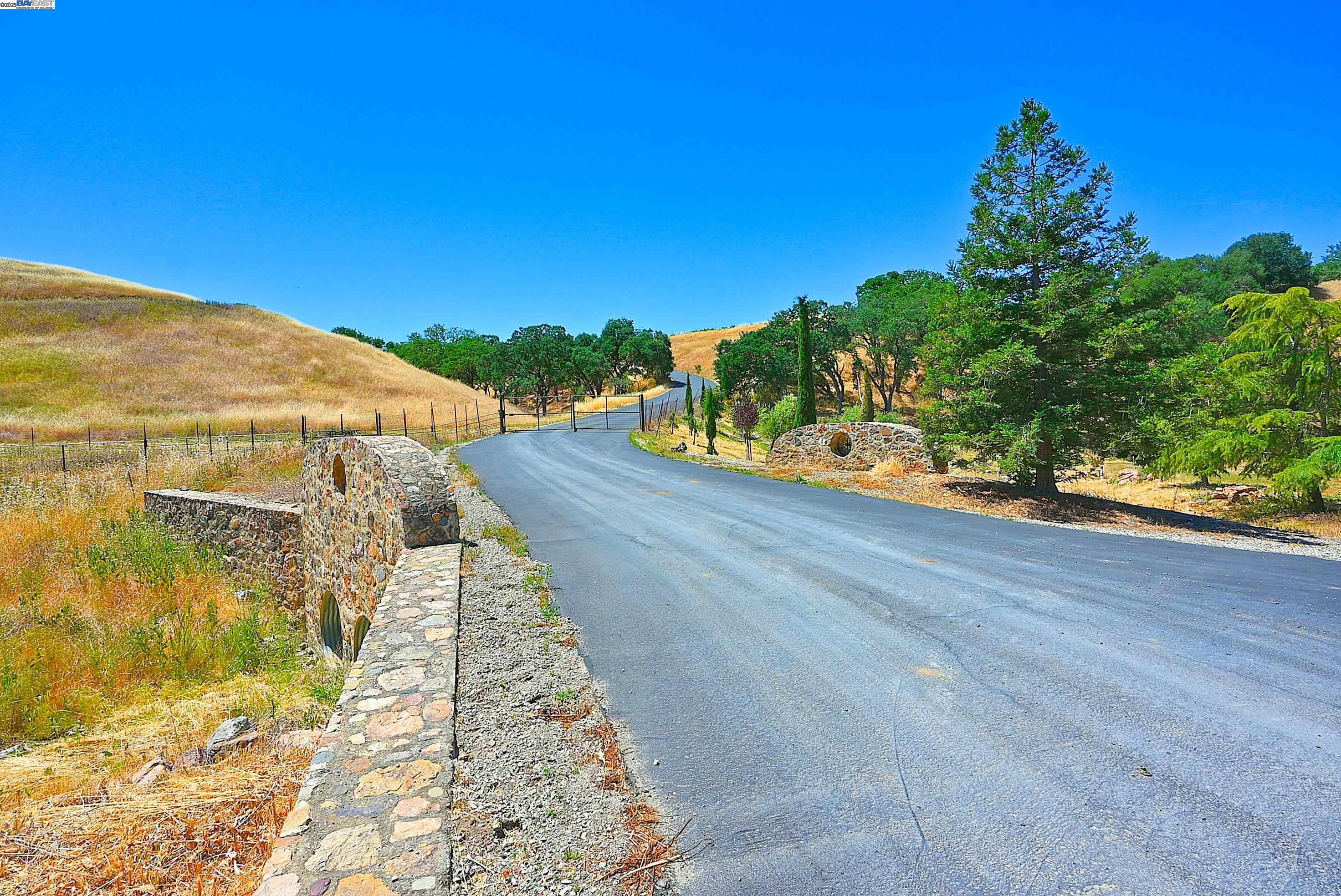 5625 Greenville Rd, Livermore, California 94550, ,Land,For Sale,5625 Greenville Rd,41103338