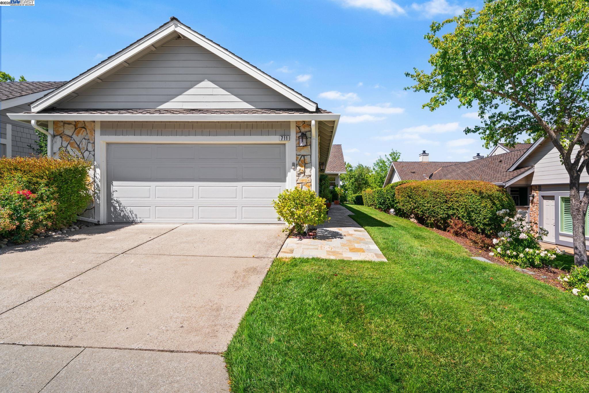 Photo #2: 41103339 Listing 