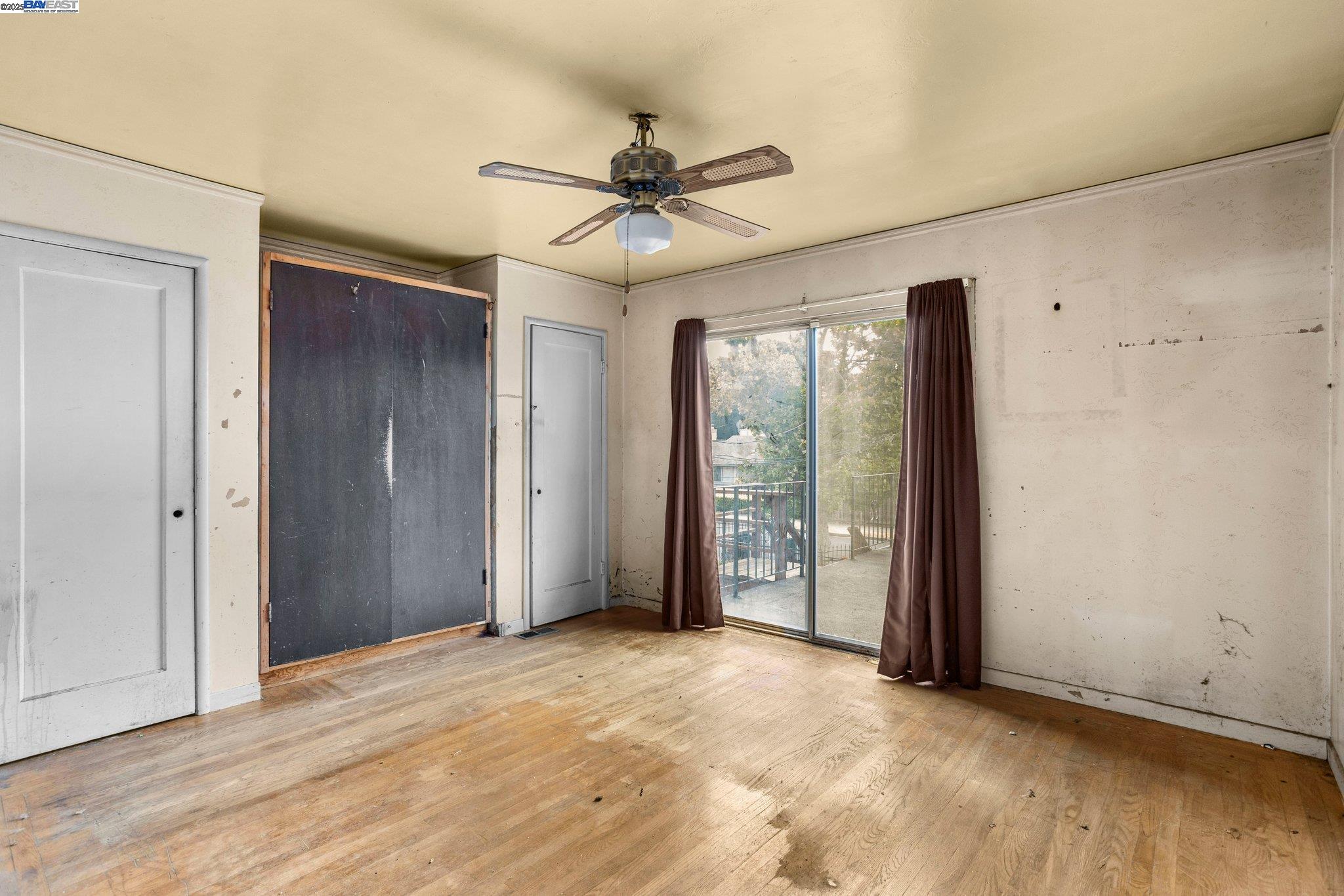 Detail Gallery Image 12 of 28 For 127 Grove St, Richmond,  CA 94804 - 3 Beds | 175/1 Baths