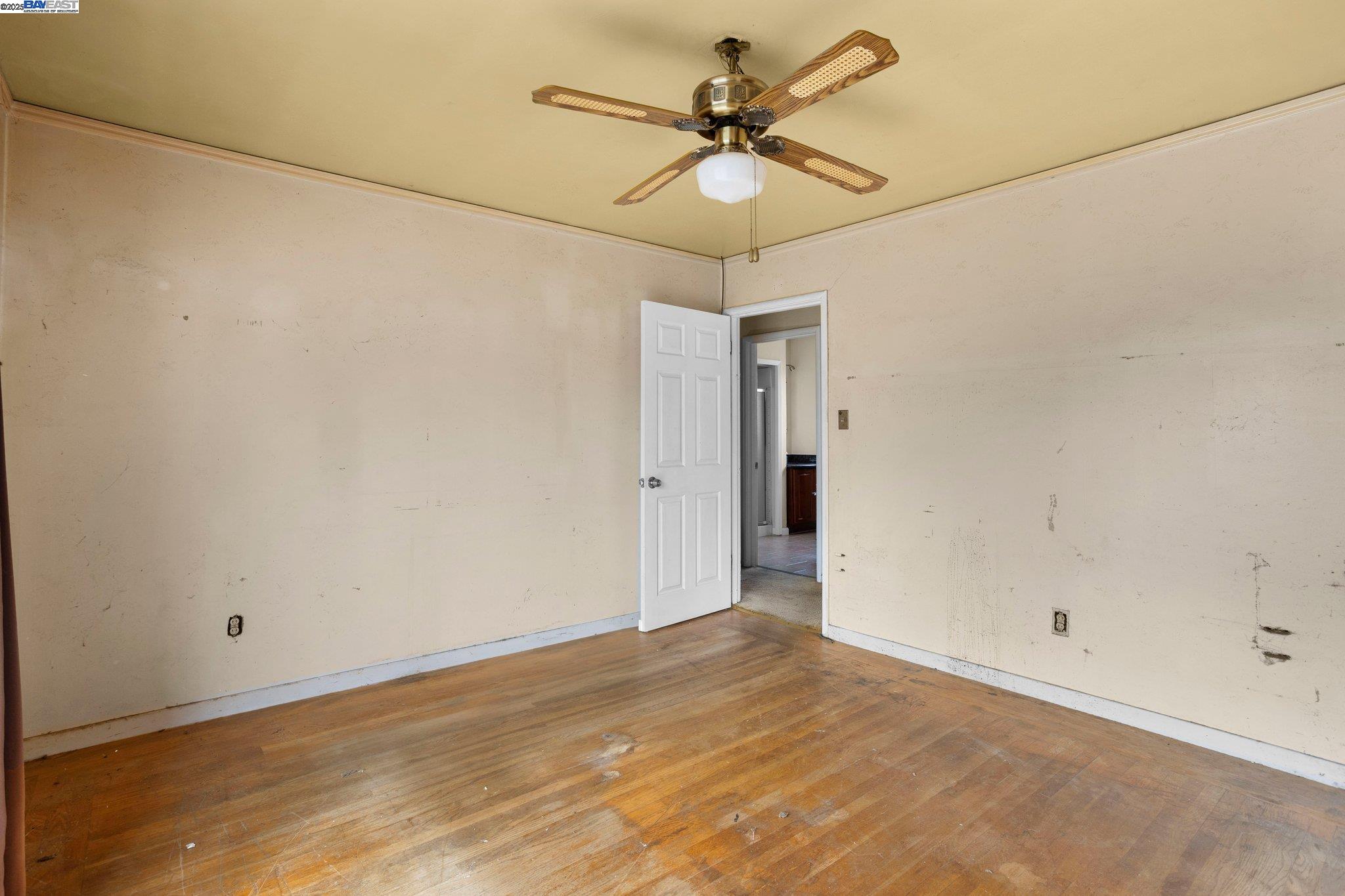 Detail Gallery Image 13 of 28 For 127 Grove St, Richmond,  CA 94804 - 3 Beds | 175/1 Baths