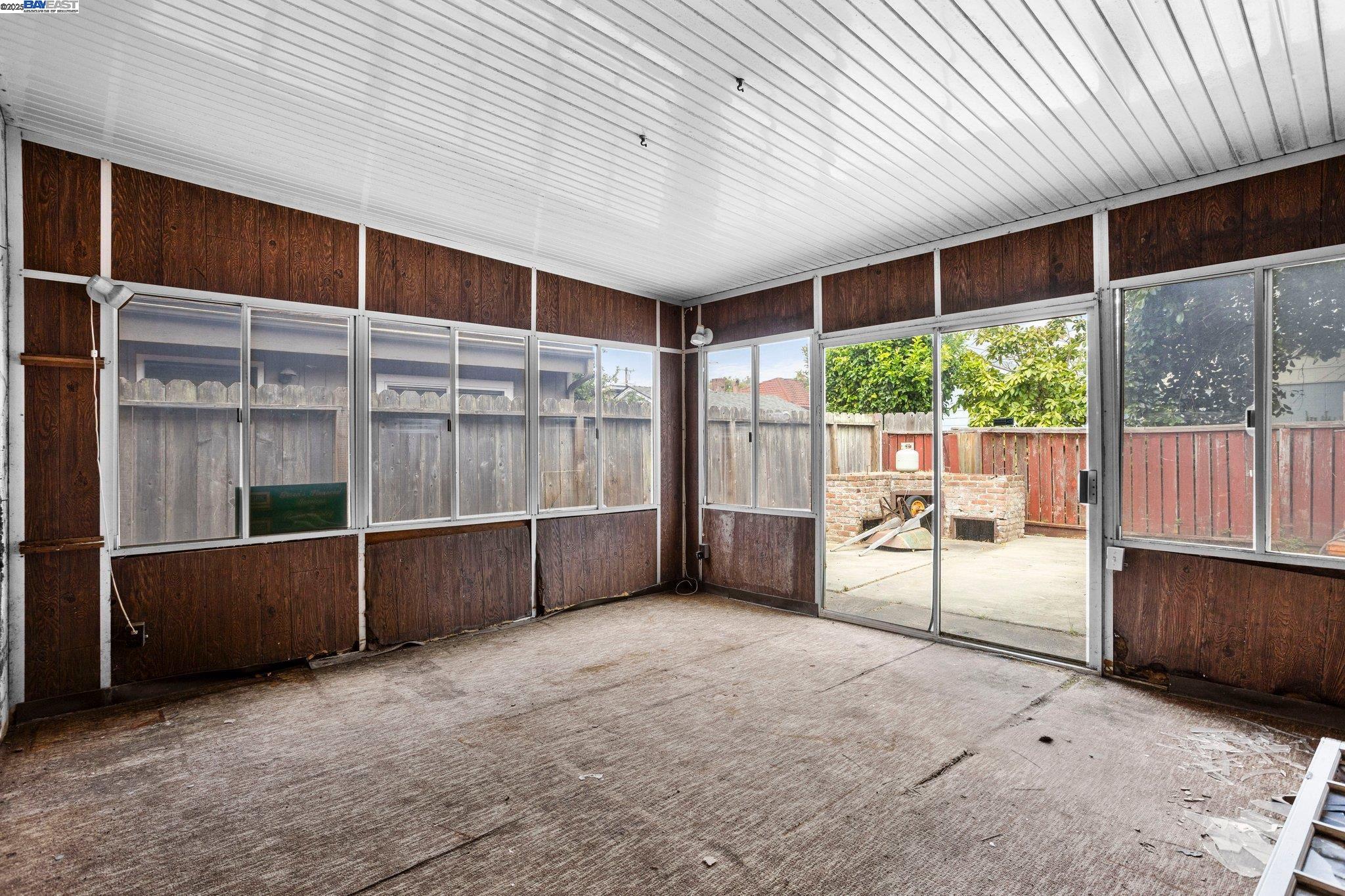 Detail Gallery Image 20 of 28 For 127 Grove St, Richmond,  CA 94804 - 3 Beds | 175/1 Baths