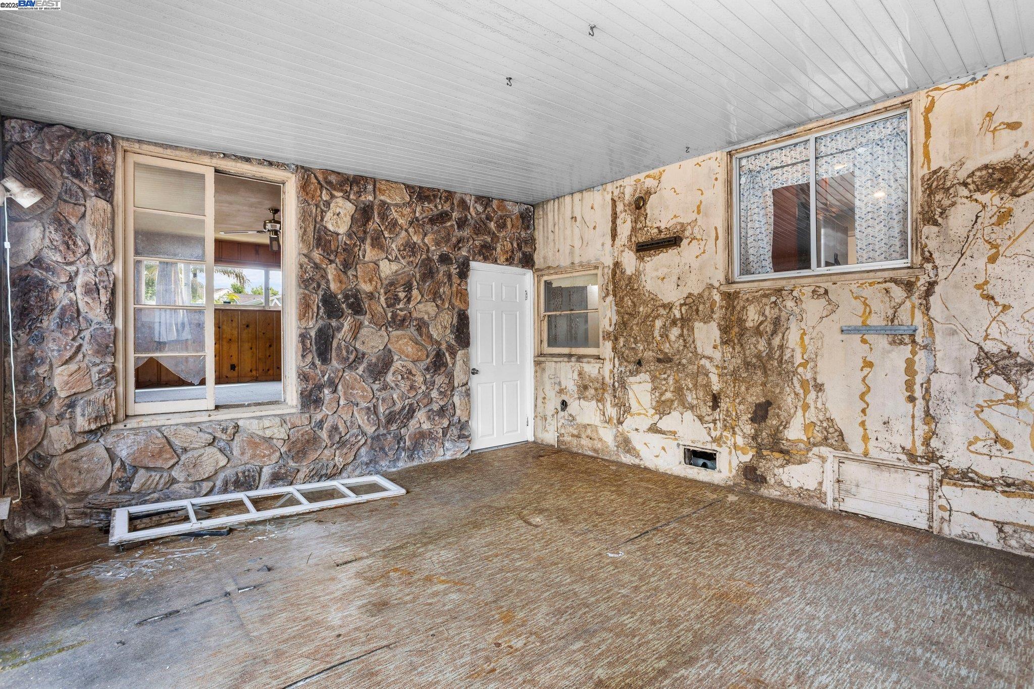 Detail Gallery Image 21 of 28 For 127 Grove St, Richmond,  CA 94804 - 3 Beds | 175/1 Baths