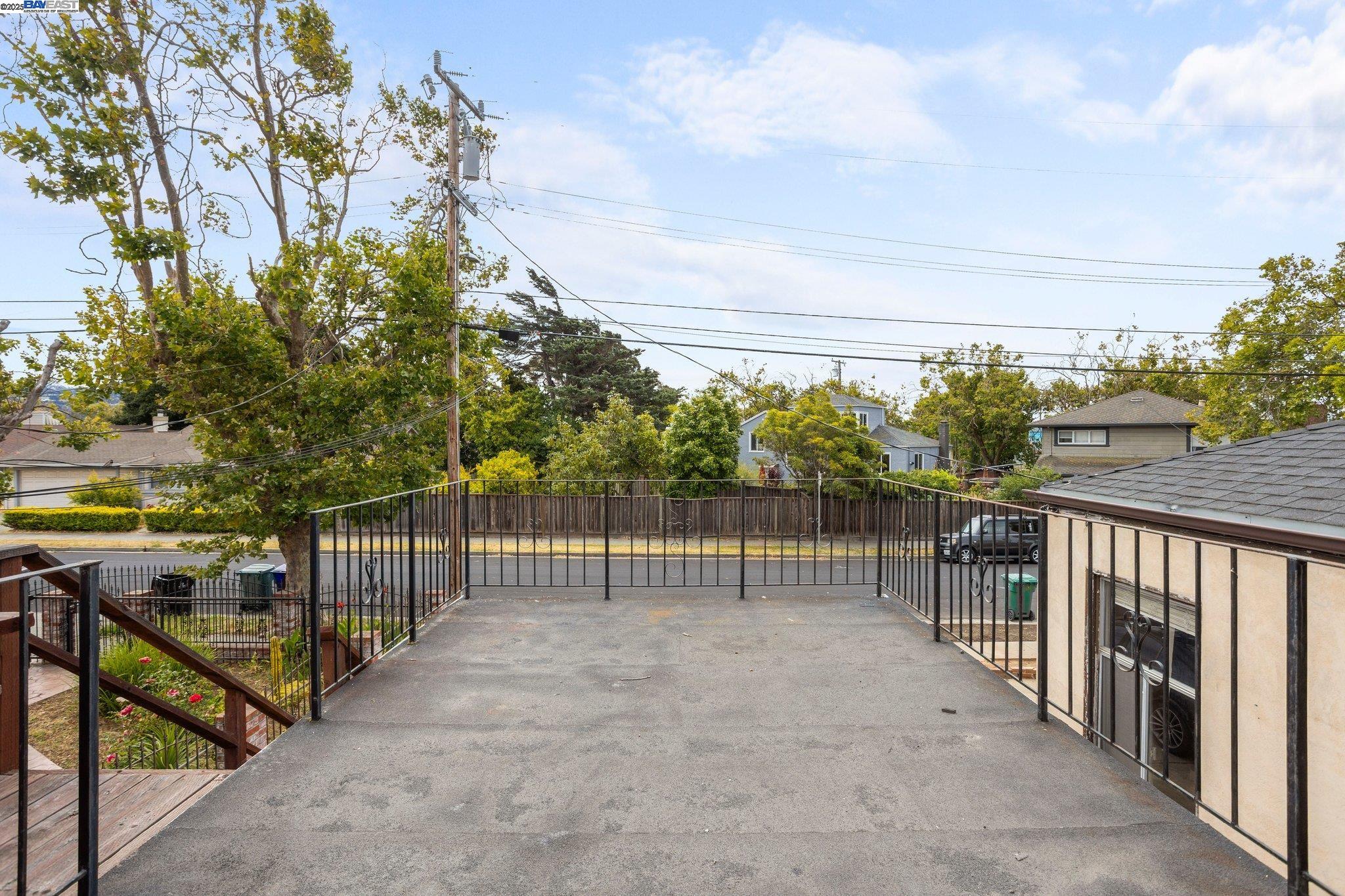 Detail Gallery Image 24 of 28 For 127 Grove St, Richmond,  CA 94804 - 3 Beds | 175/1 Baths