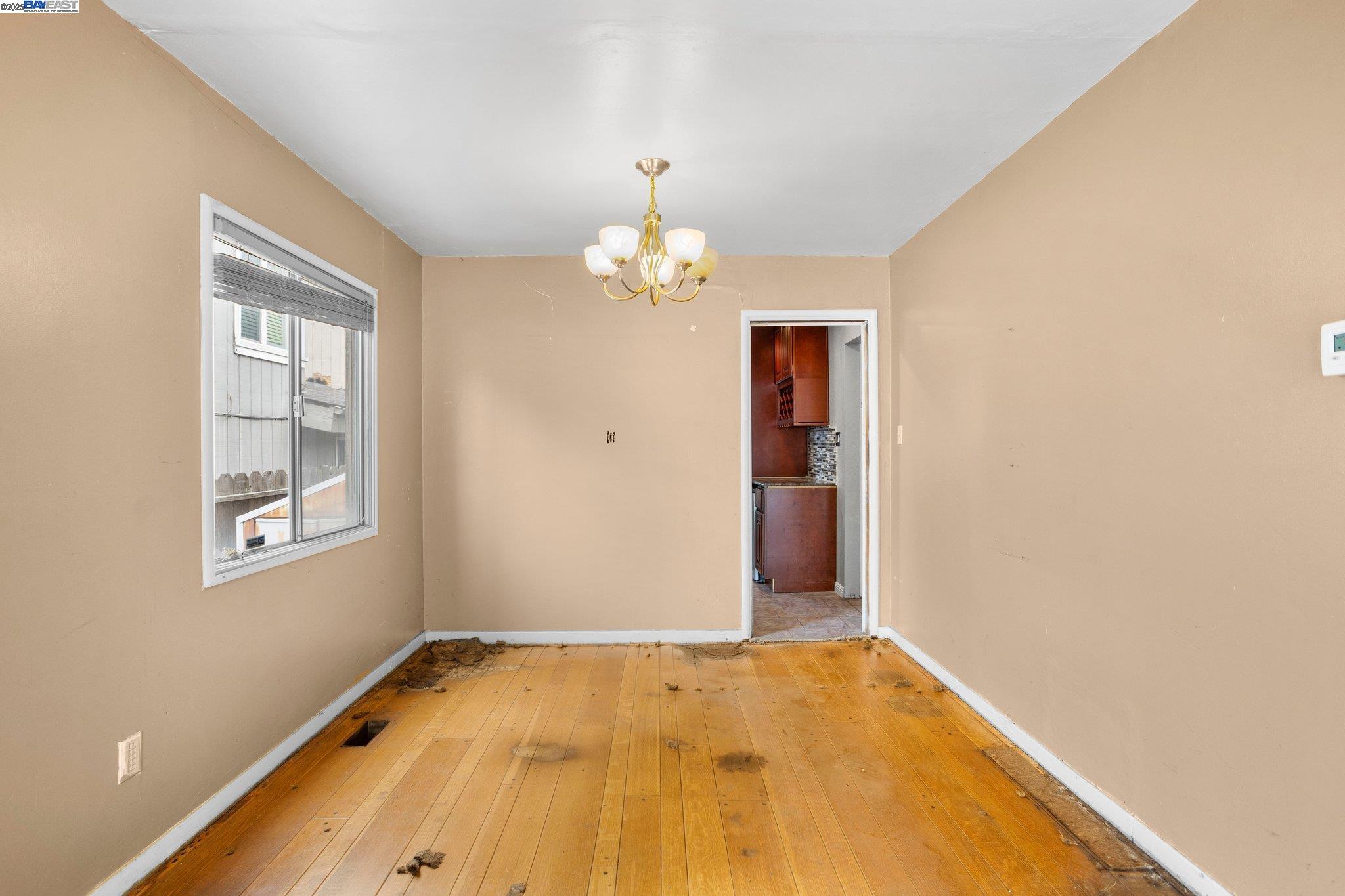 Detail Gallery Image 7 of 28 For 127 Grove St, Richmond,  CA 94804 - 3 Beds | 175/1 Baths