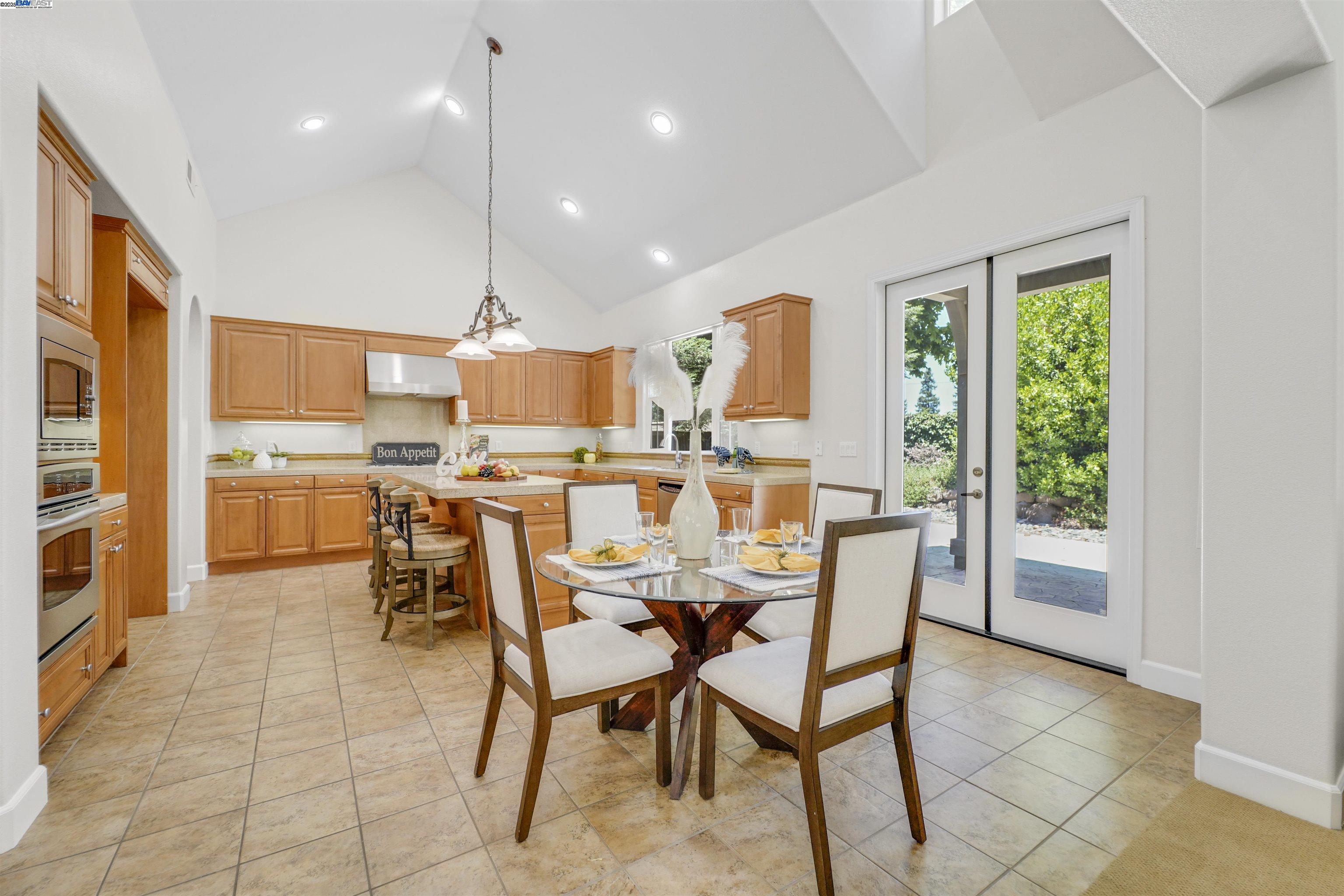 1993 Fairway Oaks Dr, Ripon, California 95366, 3 Bedrooms Bedrooms, 7 Rooms Rooms,3 BathroomsBathrooms,Residential,For Sale,1993 Fairway Oaks Dr,41103343