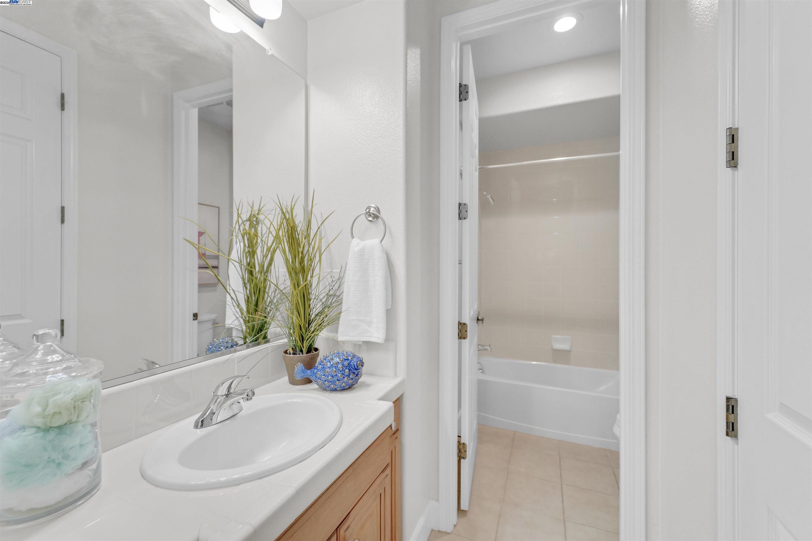 1993 Fairway Oaks Dr, Ripon, California 95366, 3 Bedrooms Bedrooms, 7 Rooms Rooms,3 BathroomsBathrooms,Residential,For Sale,1993 Fairway Oaks Dr,41103343