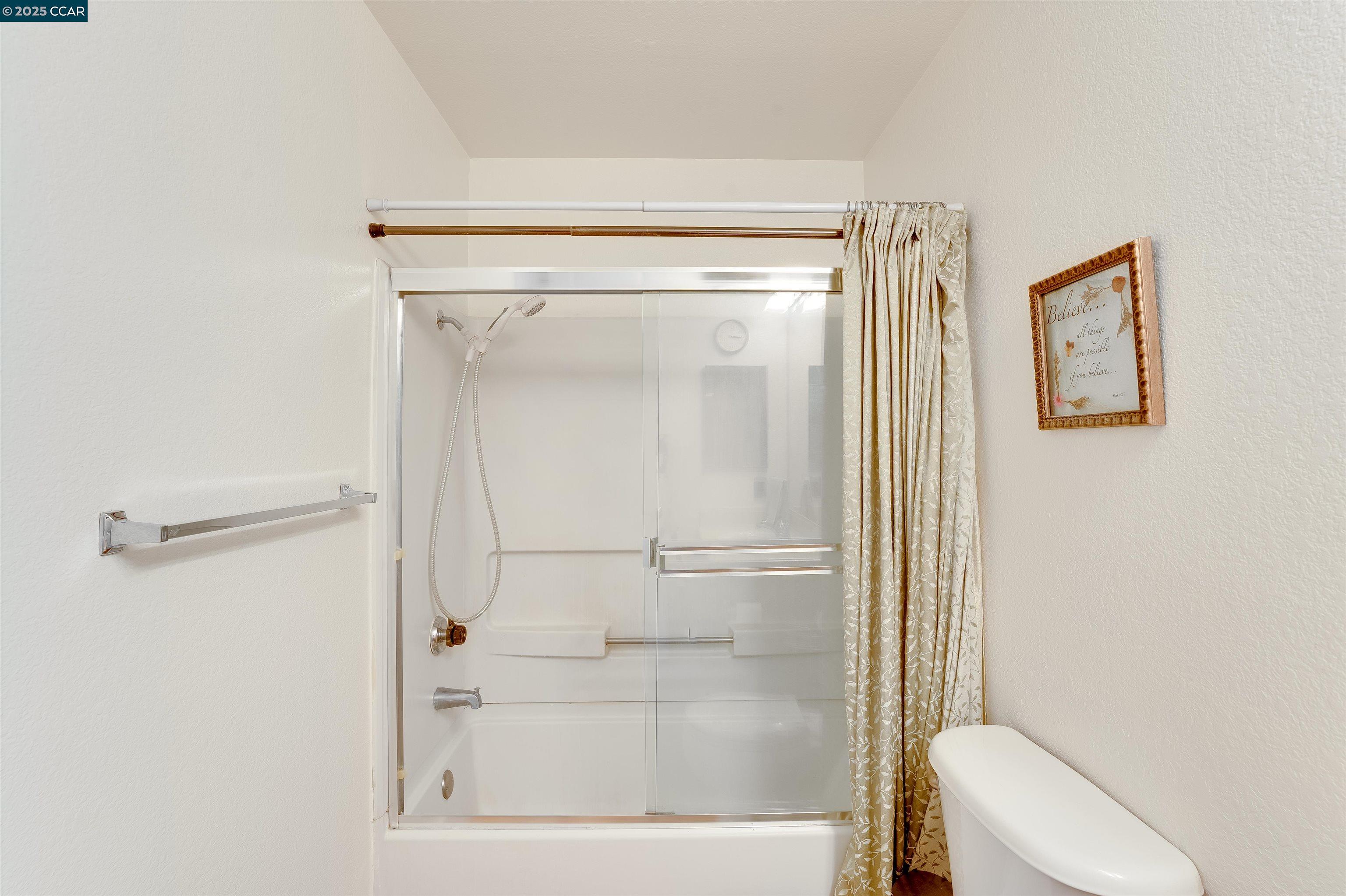 Photo #34: 41103345 Listing: Photo #34