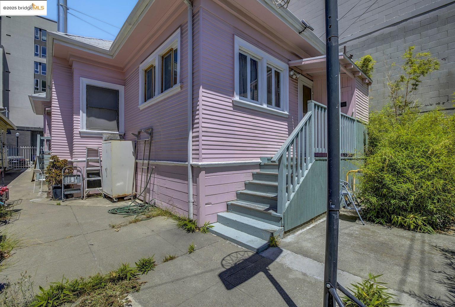 Detail Gallery Image 5 of 7 For 2338 Waverly St, Oakland,  CA 94612 - – Beds | – Baths