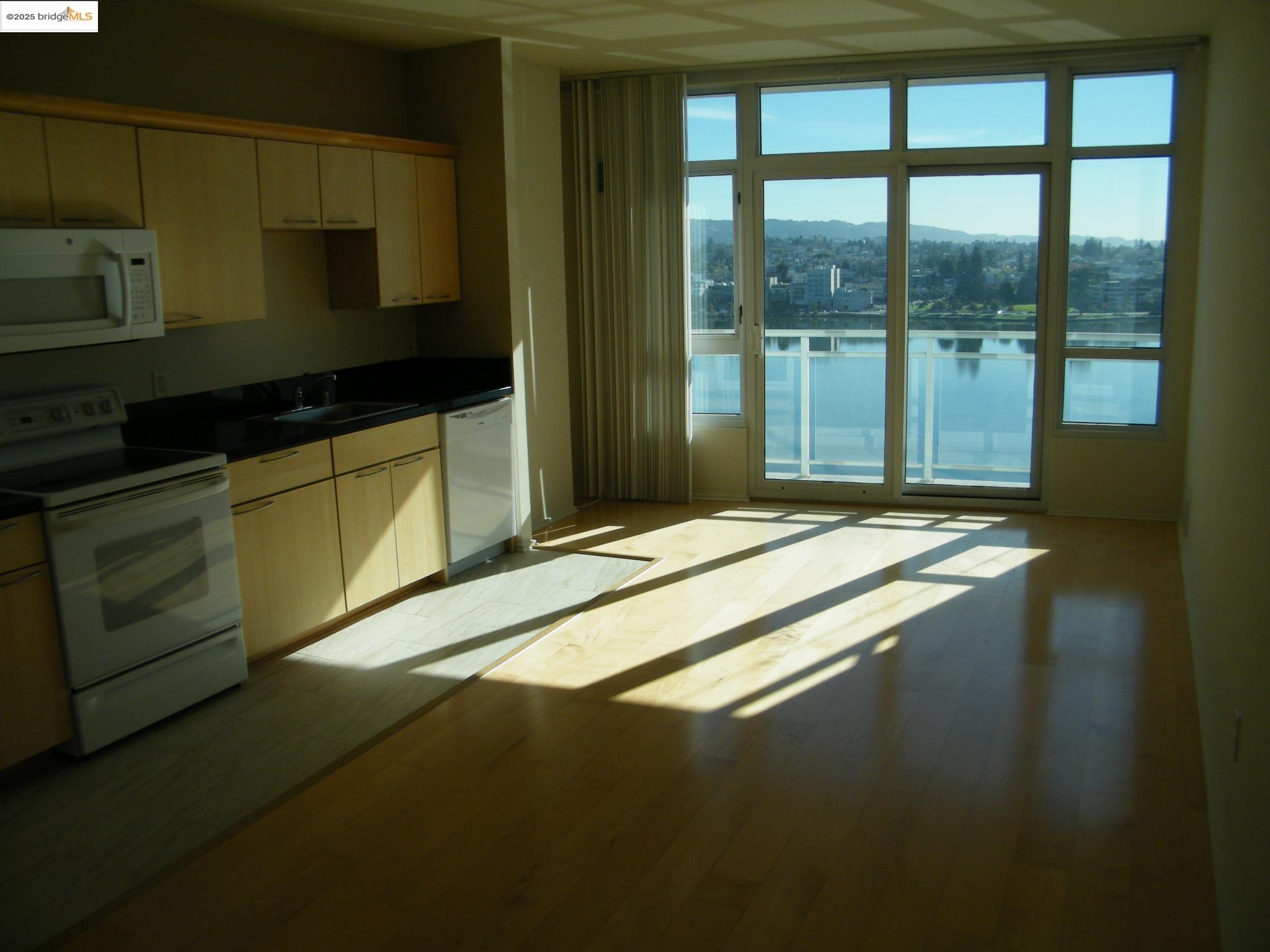 Photo #13: 41103350 Listing: Photo #13