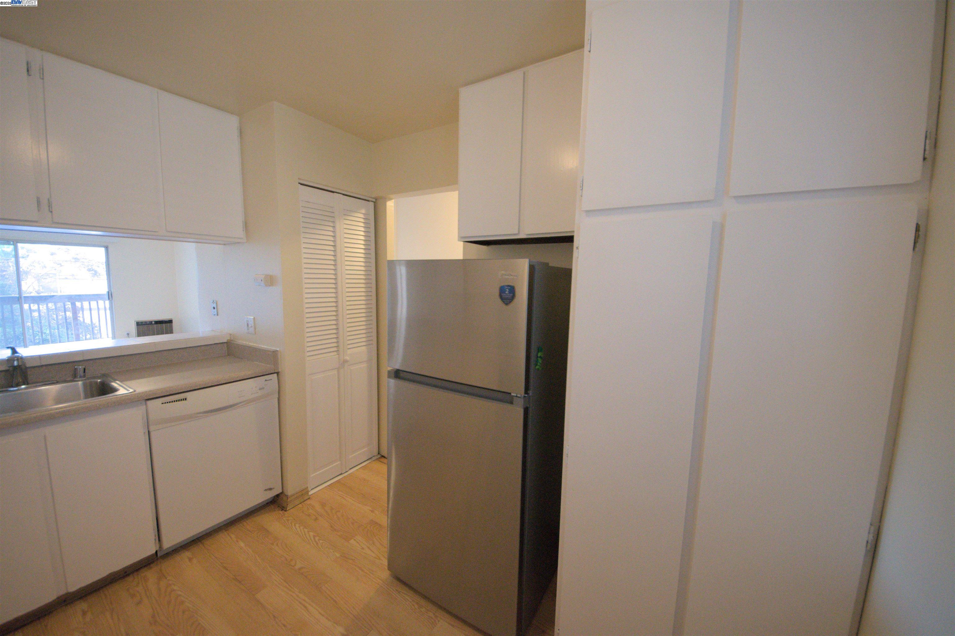 Detail Gallery Image 11 of 25 For 1060 Oak Grove Road #71,  Concord,  CA 94518-3145 - 2 Beds | 1 Baths