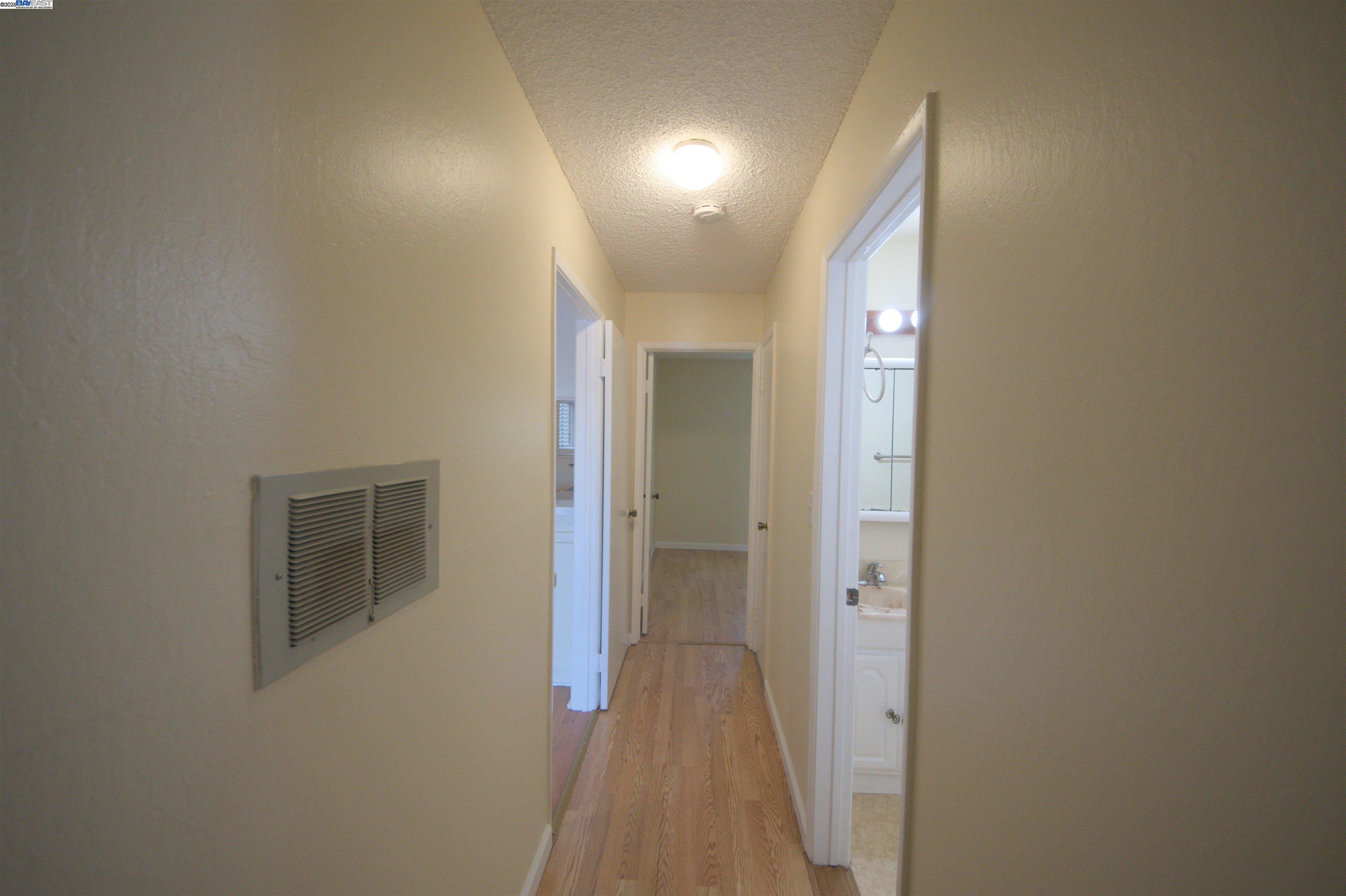 Detail Gallery Image 13 of 25 For 1060 Oak Grove Road #71,  Concord,  CA 94518-3145 - 2 Beds | 1 Baths