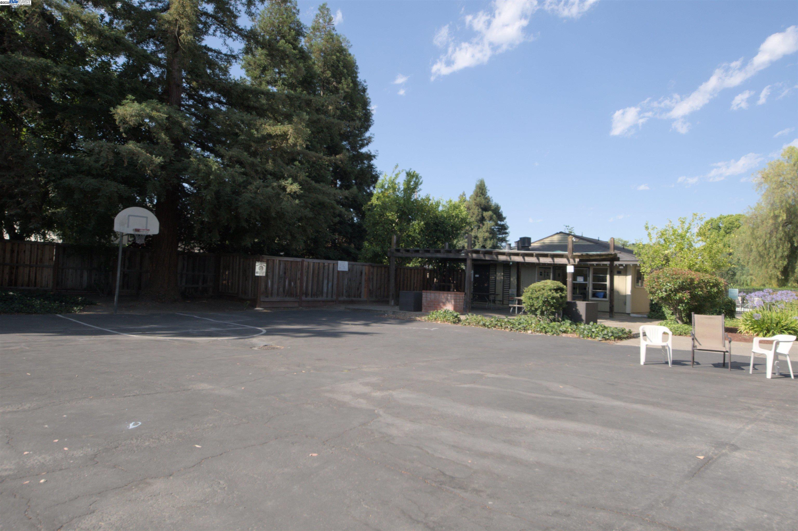 Detail Gallery Image 25 of 25 For 1060 Oak Grove Road #71,  Concord,  CA 94518-3145 - 2 Beds | 1 Baths