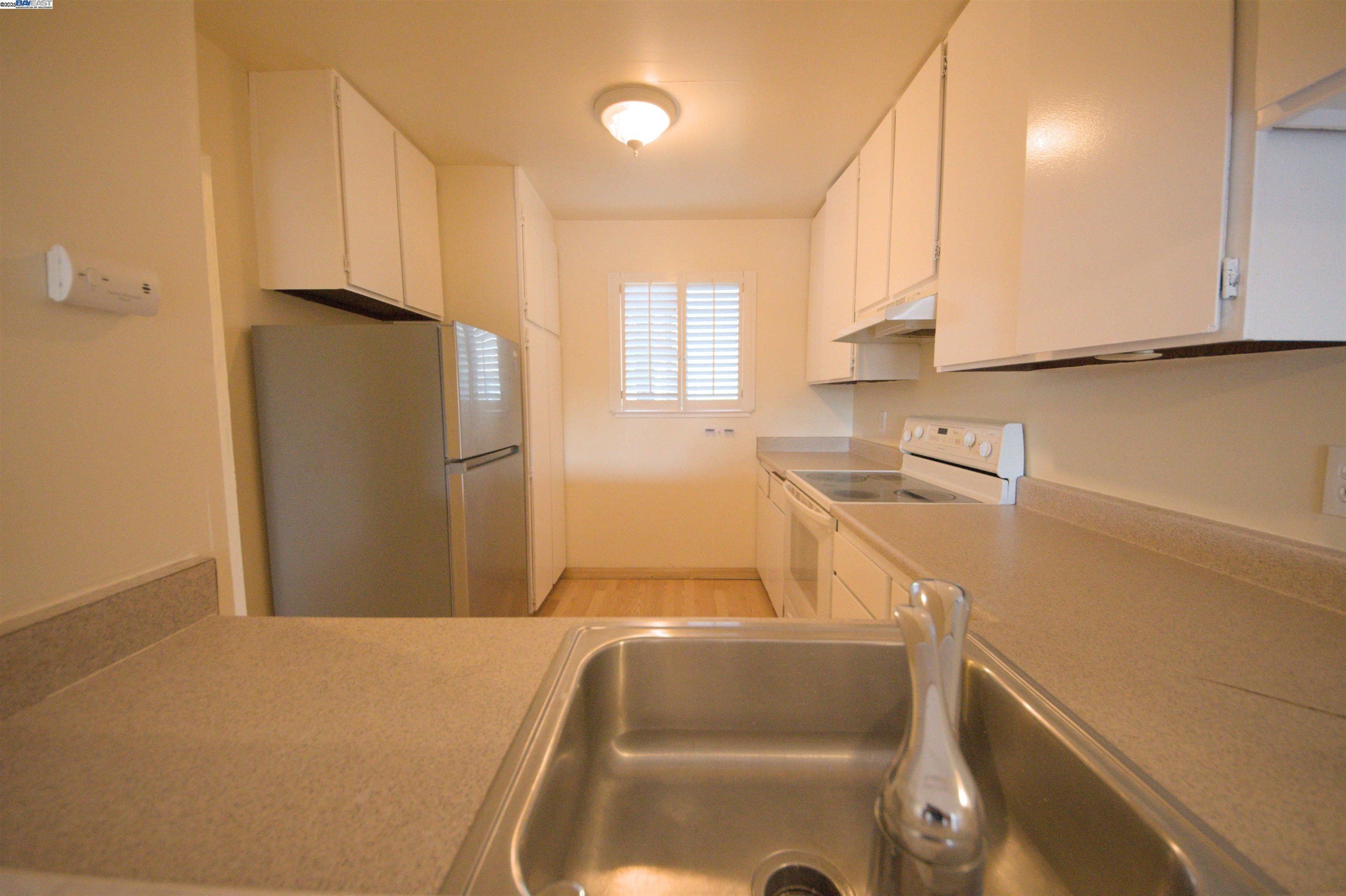 Detail Gallery Image 7 of 25 For 1060 Oak Grove Road #71,  Concord,  CA 94518-3145 - 2 Beds | 1 Baths