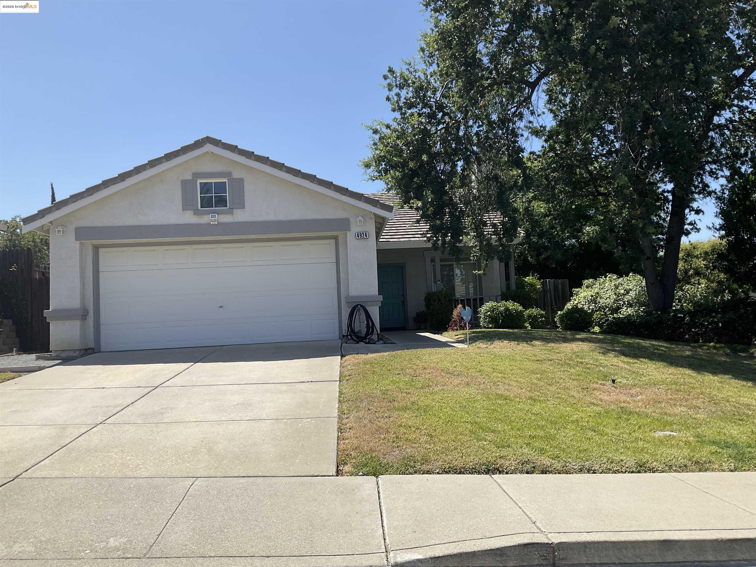 Detail Gallery Image 1 of 1 For 4924 Stonegate Way, Antioch,  CA 94531 - 3 Beds | 2 Baths