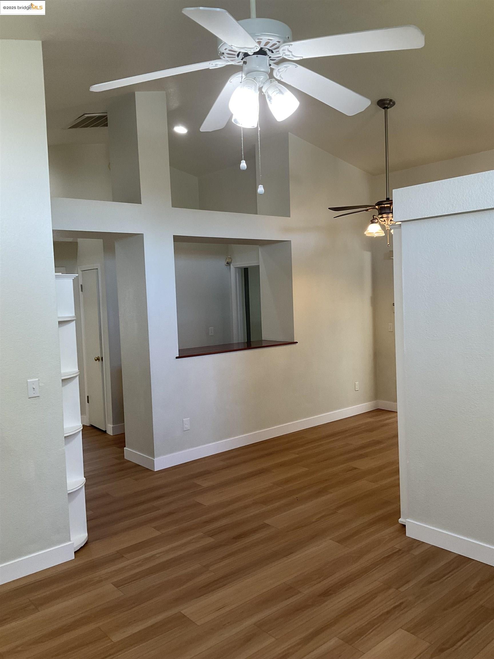 Detail Gallery Image 4 of 10 For 4924 Stonegate Way, Antioch,  CA 94531 - 3 Beds | 2 Baths