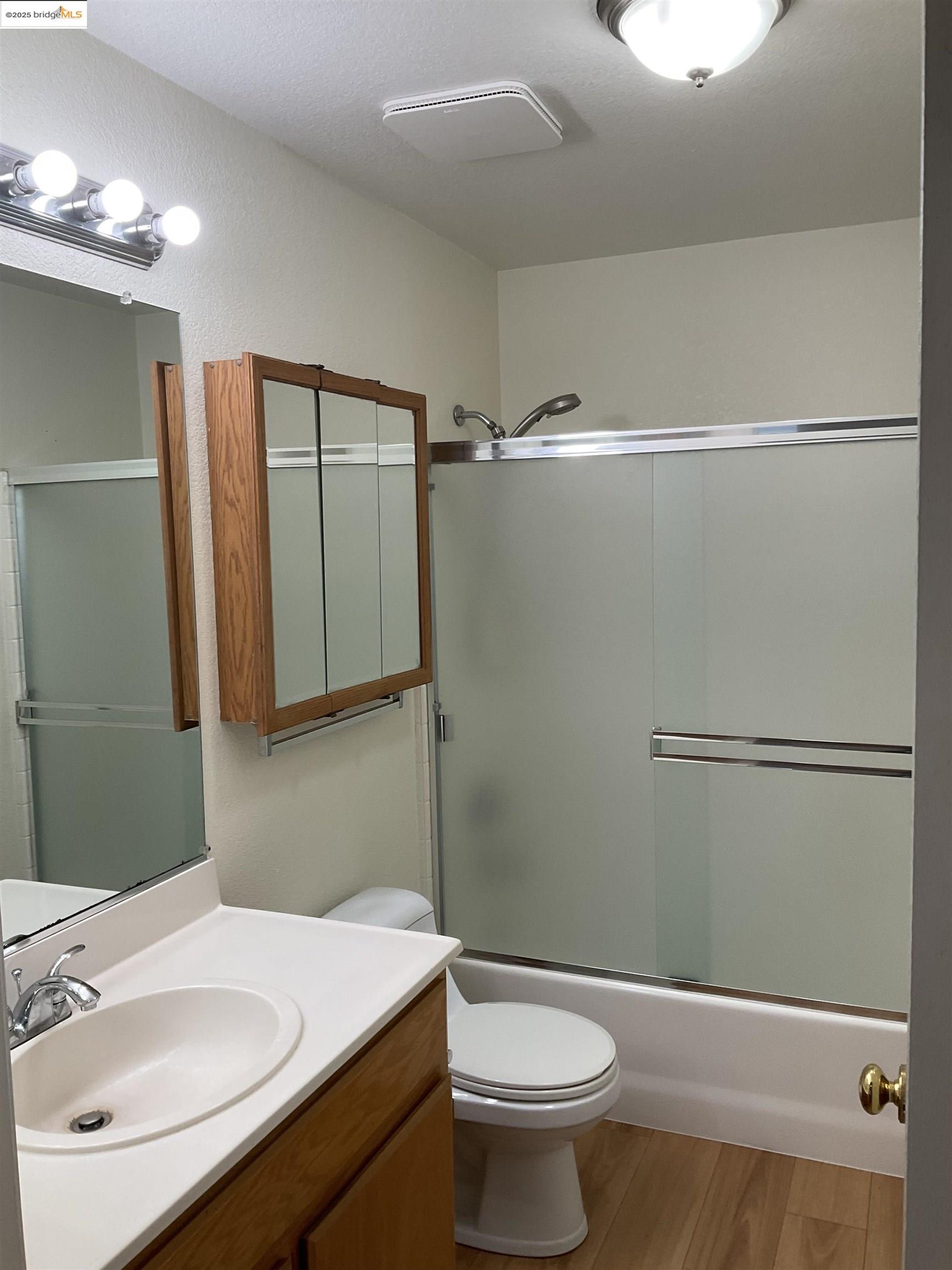 Detail Gallery Image 9 of 10 For 4924 Stonegate Way, Antioch,  CA 94531 - 3 Beds | 2 Baths