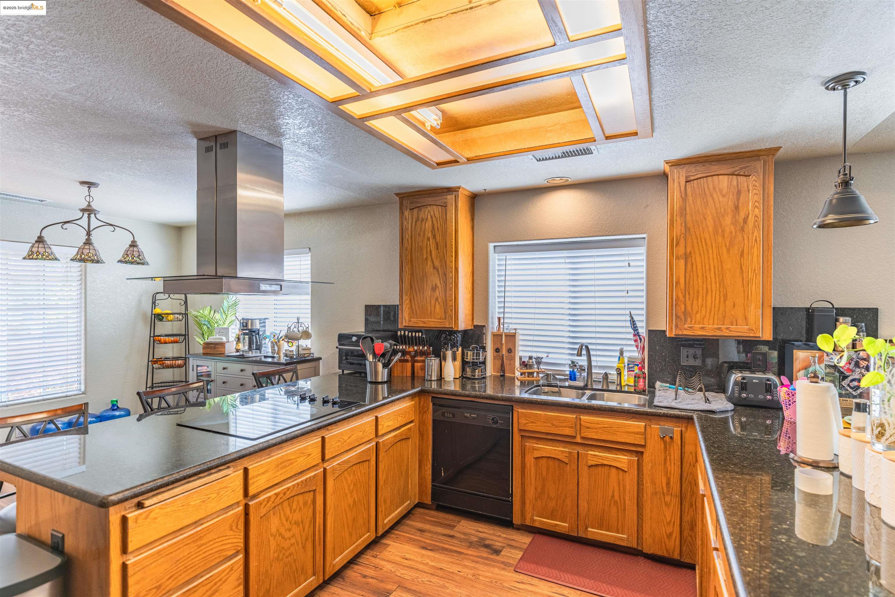Detail Gallery Image 13 of 36 For 6269 Alva Ave, Fresno,  CA 93711-0864 - 4 Beds | 3 Baths
