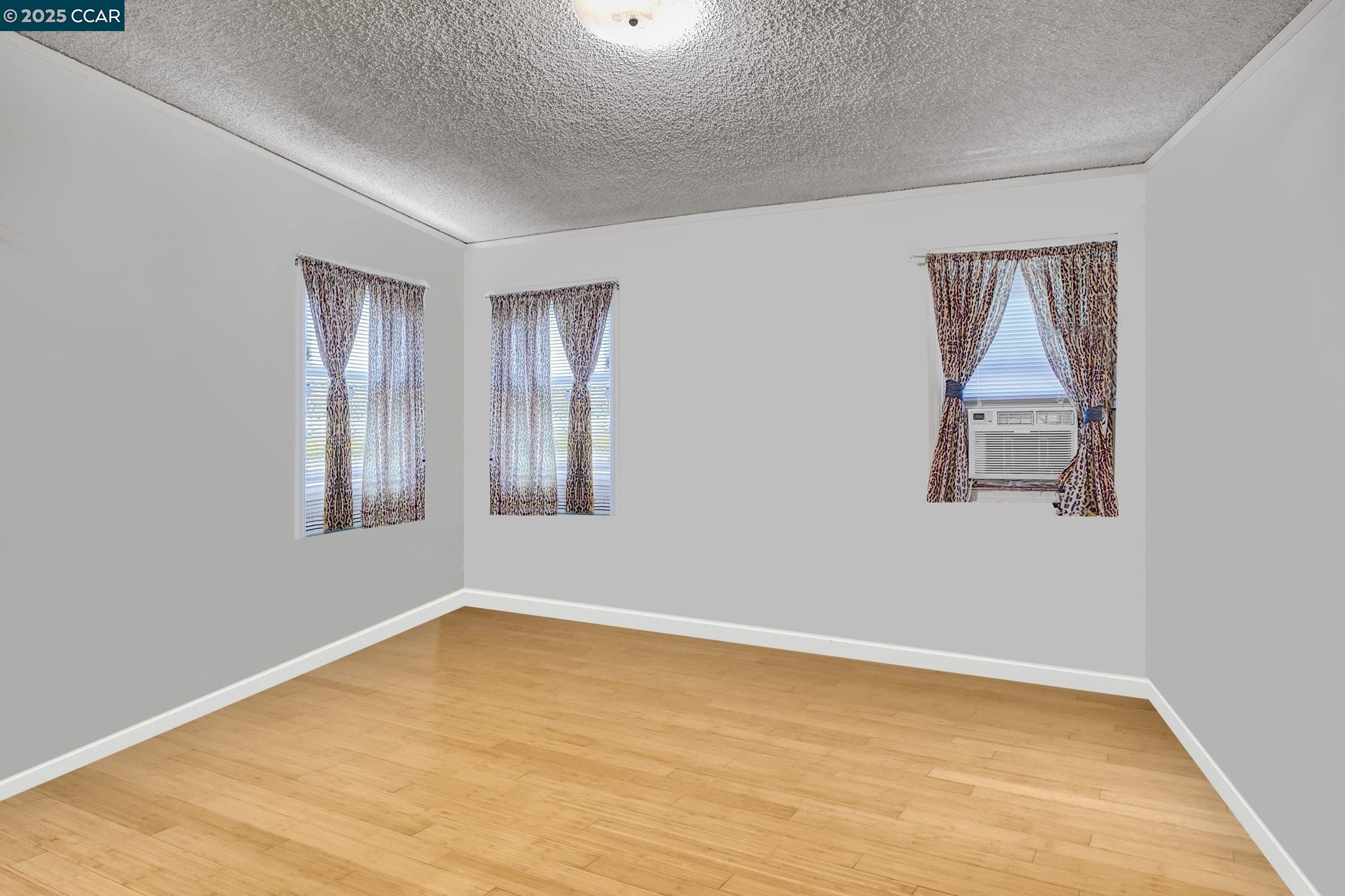 Detail Gallery Image 14 of 25 For 2014 109th Ave, Oakland,  CA 94603 - 3 Beds | 1/1 Baths