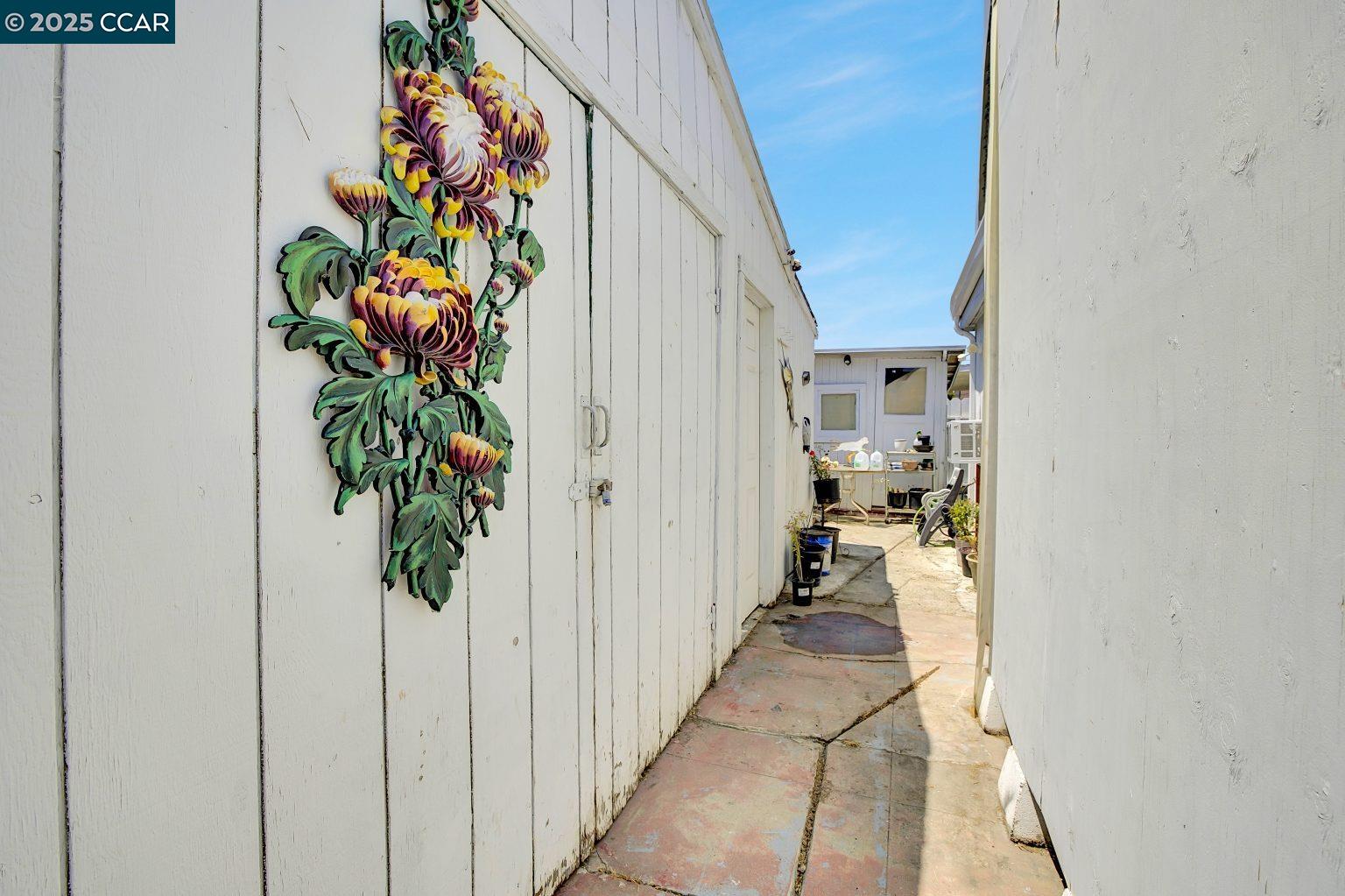 Detail Gallery Image 21 of 25 For 2014 109th Ave, Oakland,  CA 94603 - 3 Beds | 1/1 Baths
