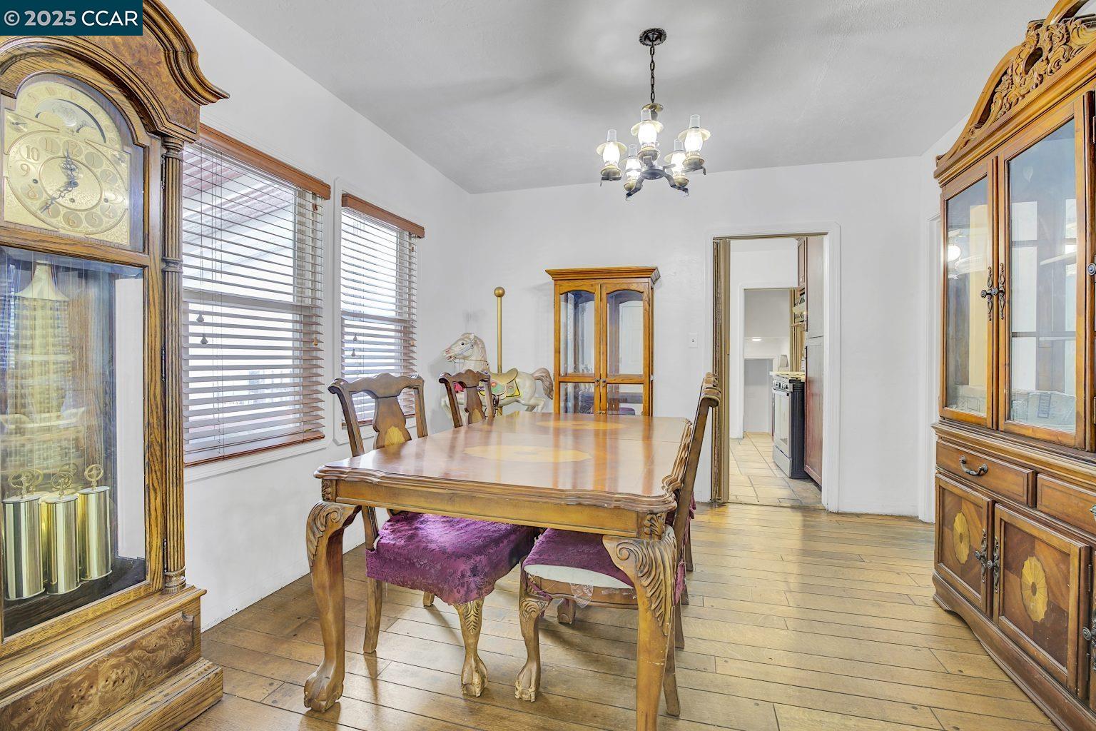 Detail Gallery Image 6 of 25 For 2014 109th Ave, Oakland,  CA 94603 - 3 Beds | 1/1 Baths