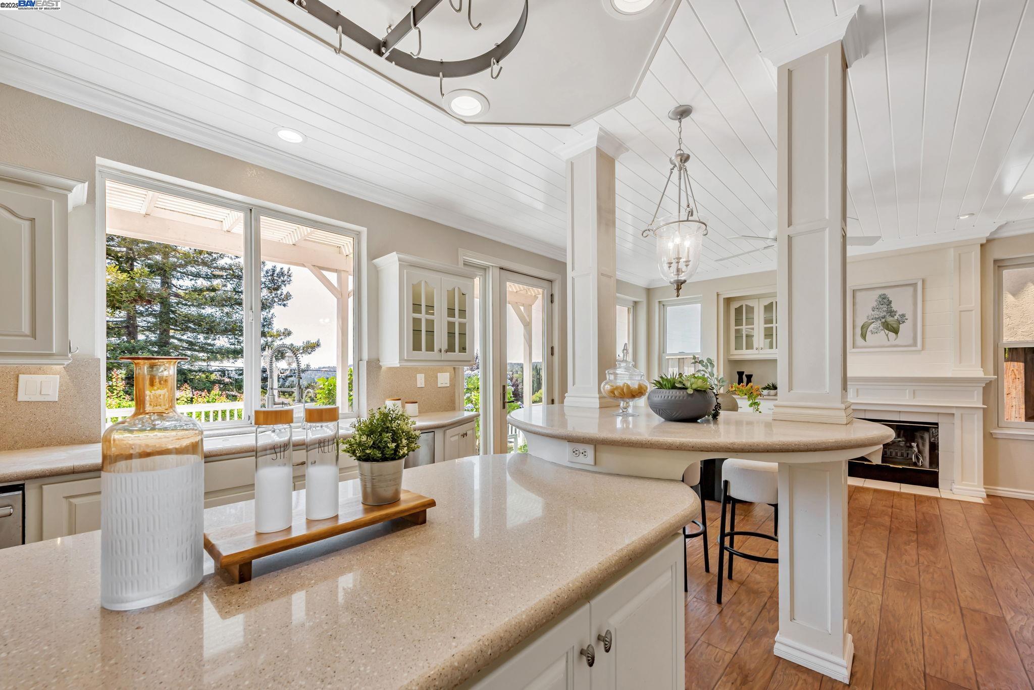 Detail Gallery Image 14 of 58 For 4069 Pergola Ct, Castro Valley,  CA 94552-4881 - 4 Beds | 3 Baths