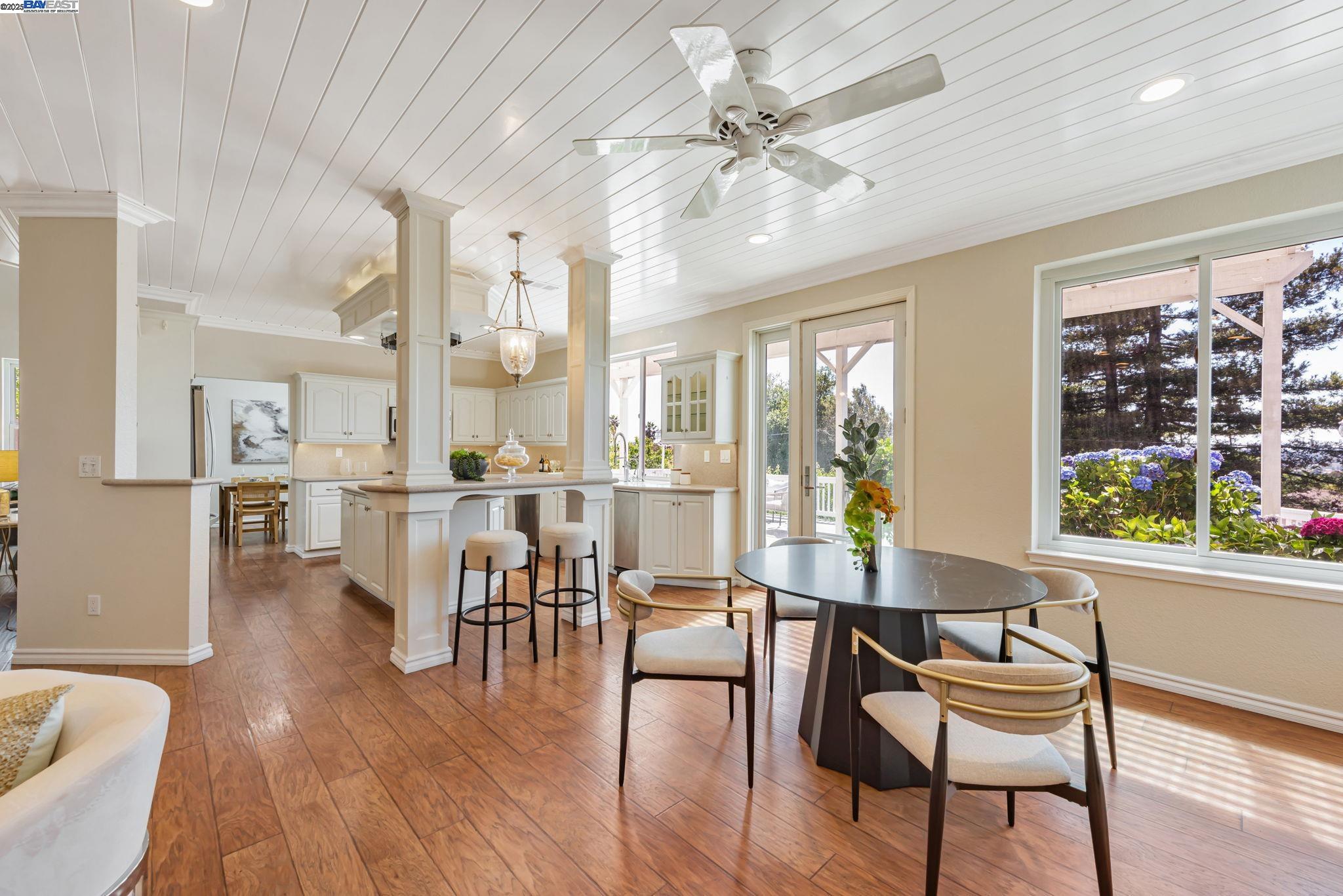 Detail Gallery Image 17 of 58 For 4069 Pergola Ct, Castro Valley,  CA 94552-4881 - 4 Beds | 3 Baths