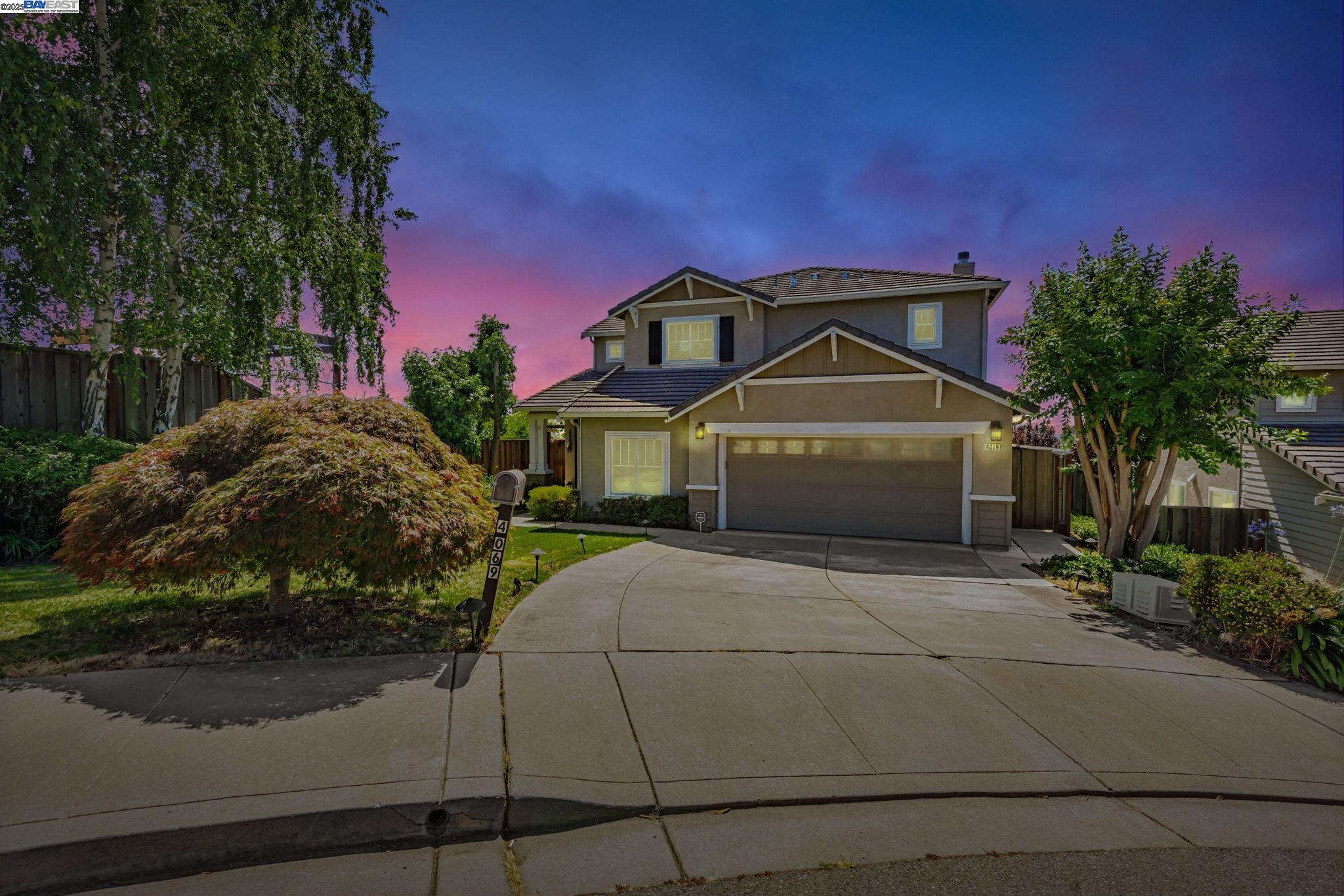 Detail Gallery Image 3 of 58 For 4069 Pergola Ct, Castro Valley,  CA 94552-4881 - 4 Beds | 3 Baths