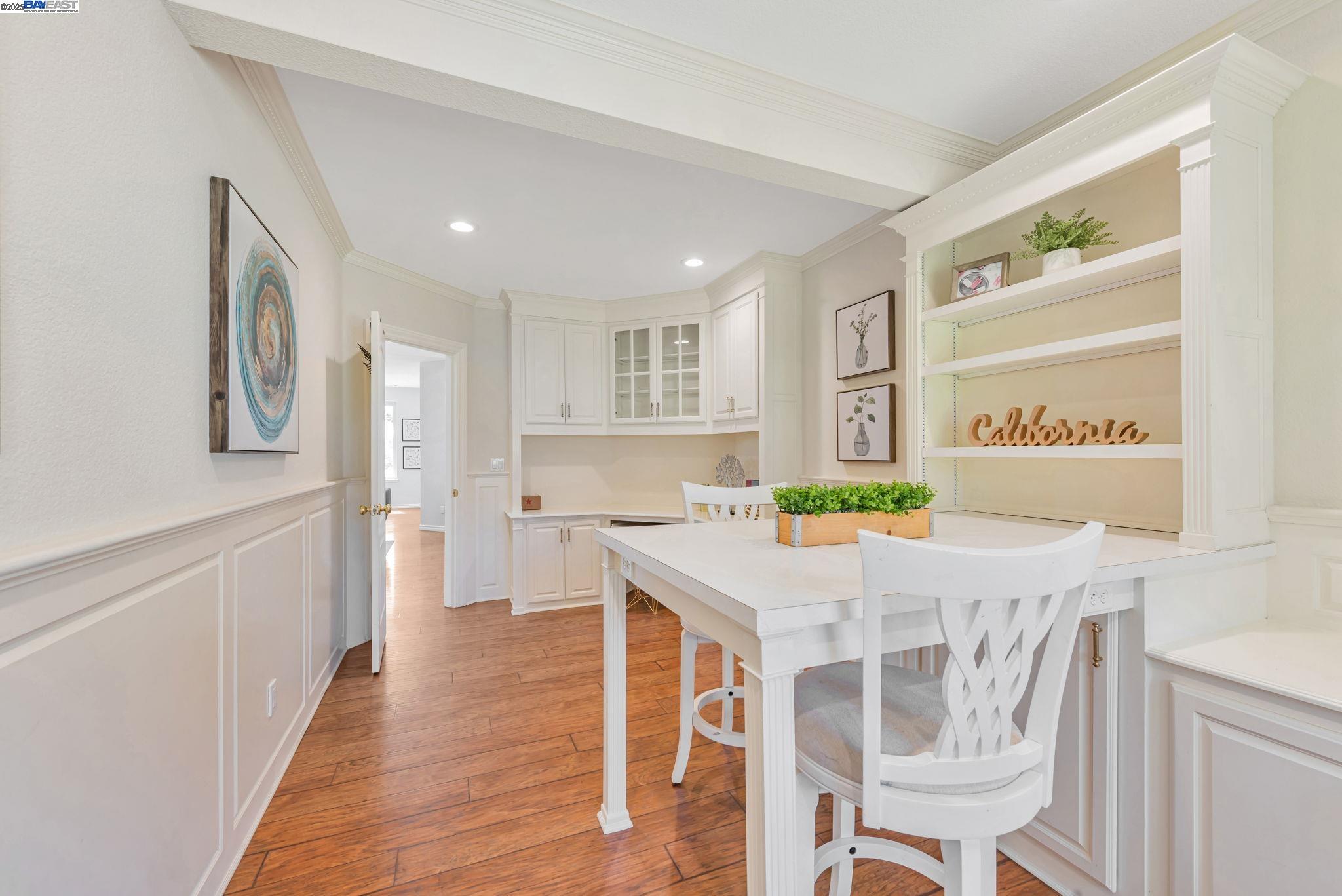 Detail Gallery Image 21 of 58 For 4069 Pergola Ct, Castro Valley,  CA 94552-4881 - 4 Beds | 3 Baths