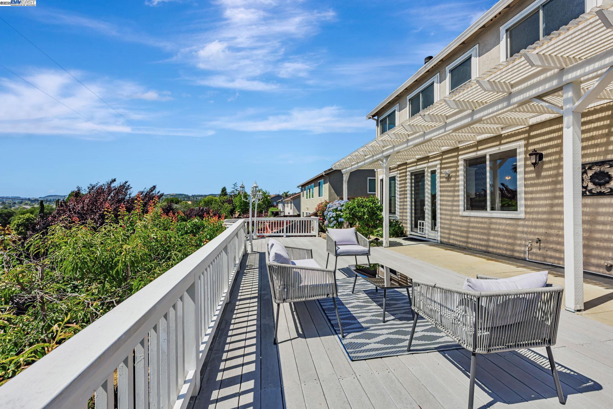 Detail Gallery Image 42 of 58 For 4069 Pergola Ct, Castro Valley,  CA 94552-4881 - 4 Beds | 3 Baths
