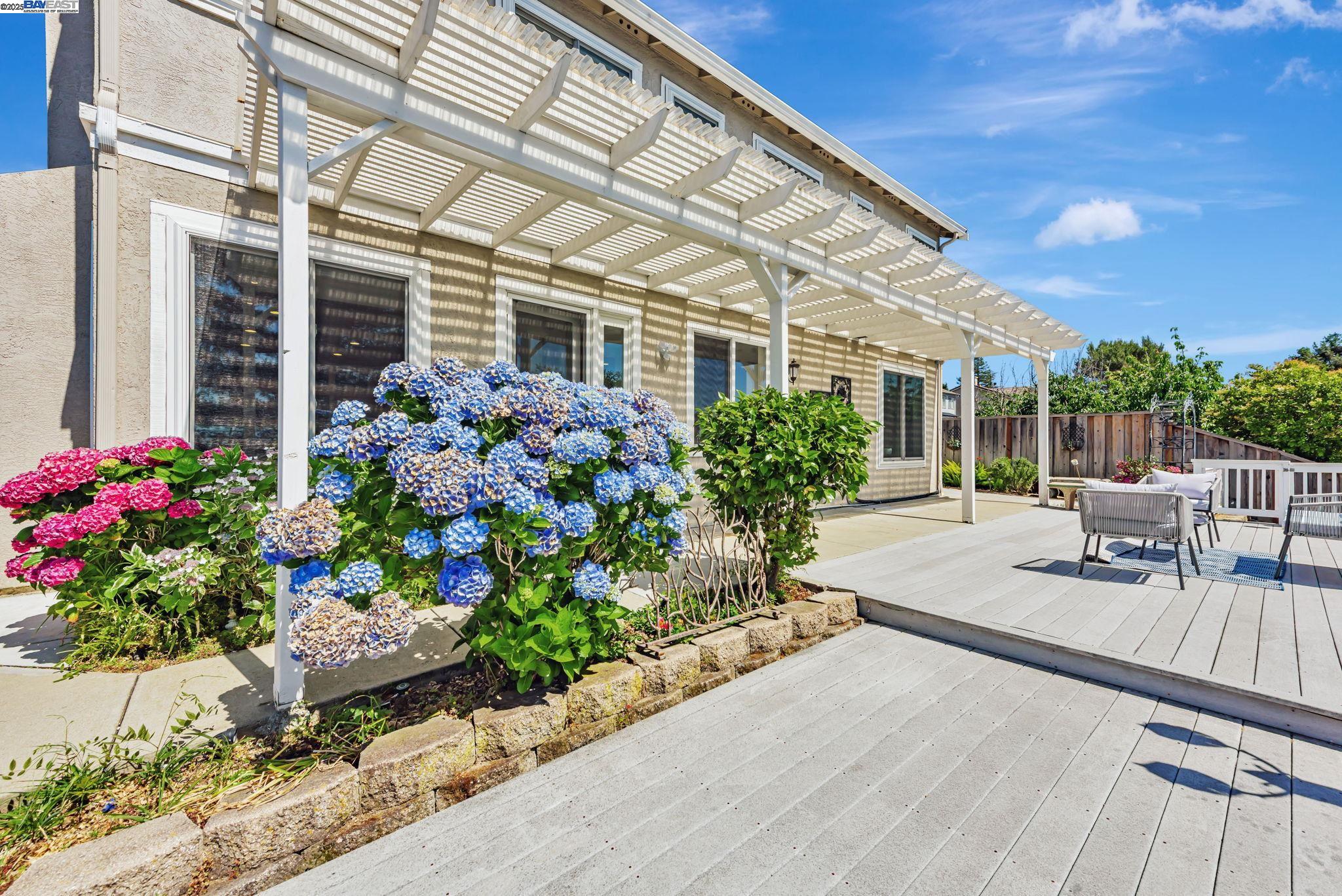Detail Gallery Image 43 of 58 For 4069 Pergola Ct, Castro Valley,  CA 94552-4881 - 4 Beds | 3 Baths