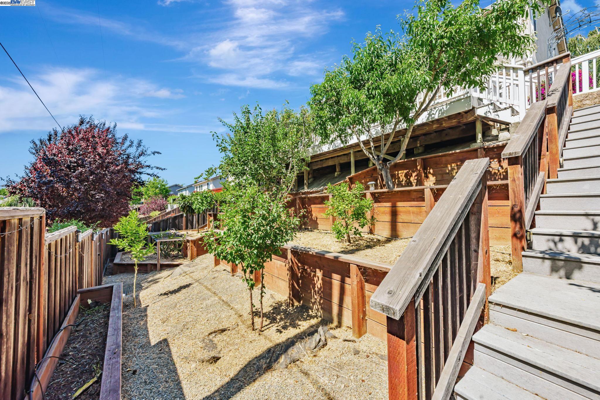 Detail Gallery Image 45 of 58 For 4069 Pergola Ct, Castro Valley,  CA 94552-4881 - 4 Beds | 3 Baths