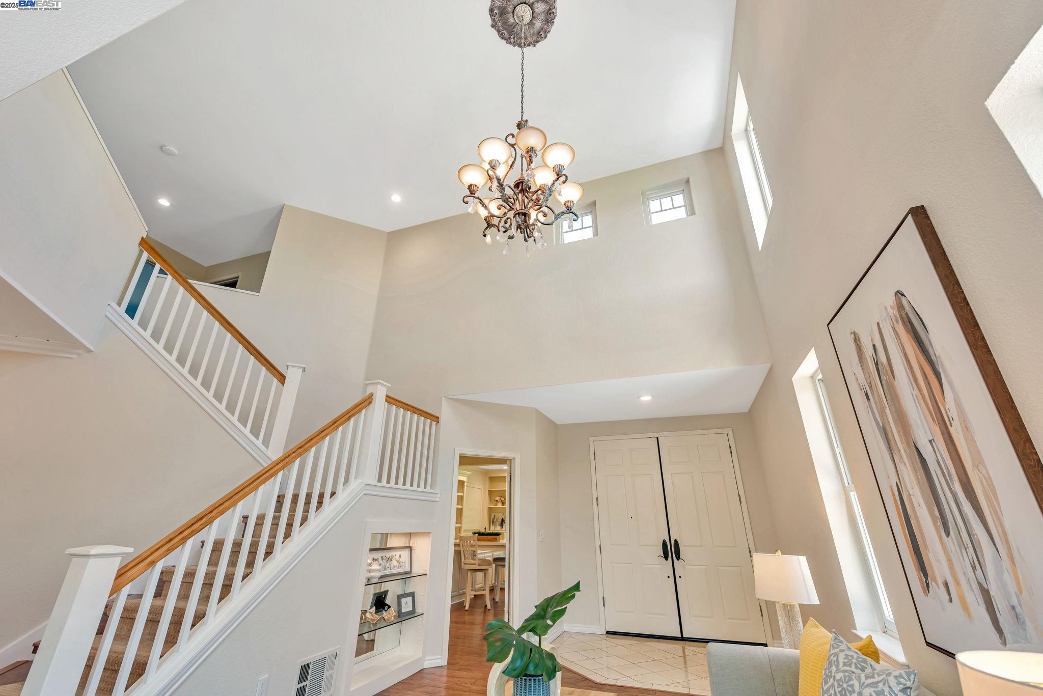 Detail Gallery Image 8 of 58 For 4069 Pergola Ct, Castro Valley,  CA 94552-4881 - 4 Beds | 3 Baths