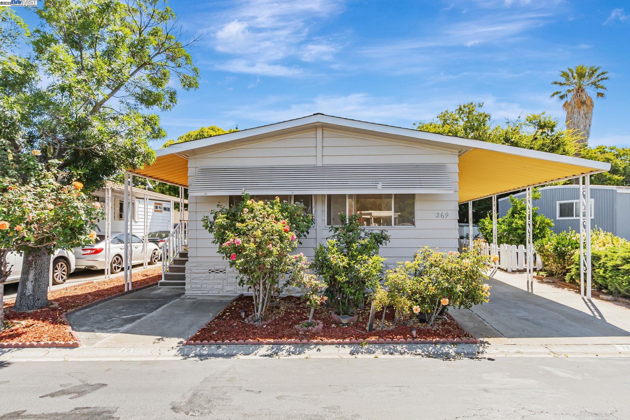 Detail Gallery Image 1 of 40 For 2151 Oakland Rd #269,  San Jose,  CA 95131 - 3 Beds | 2 Baths